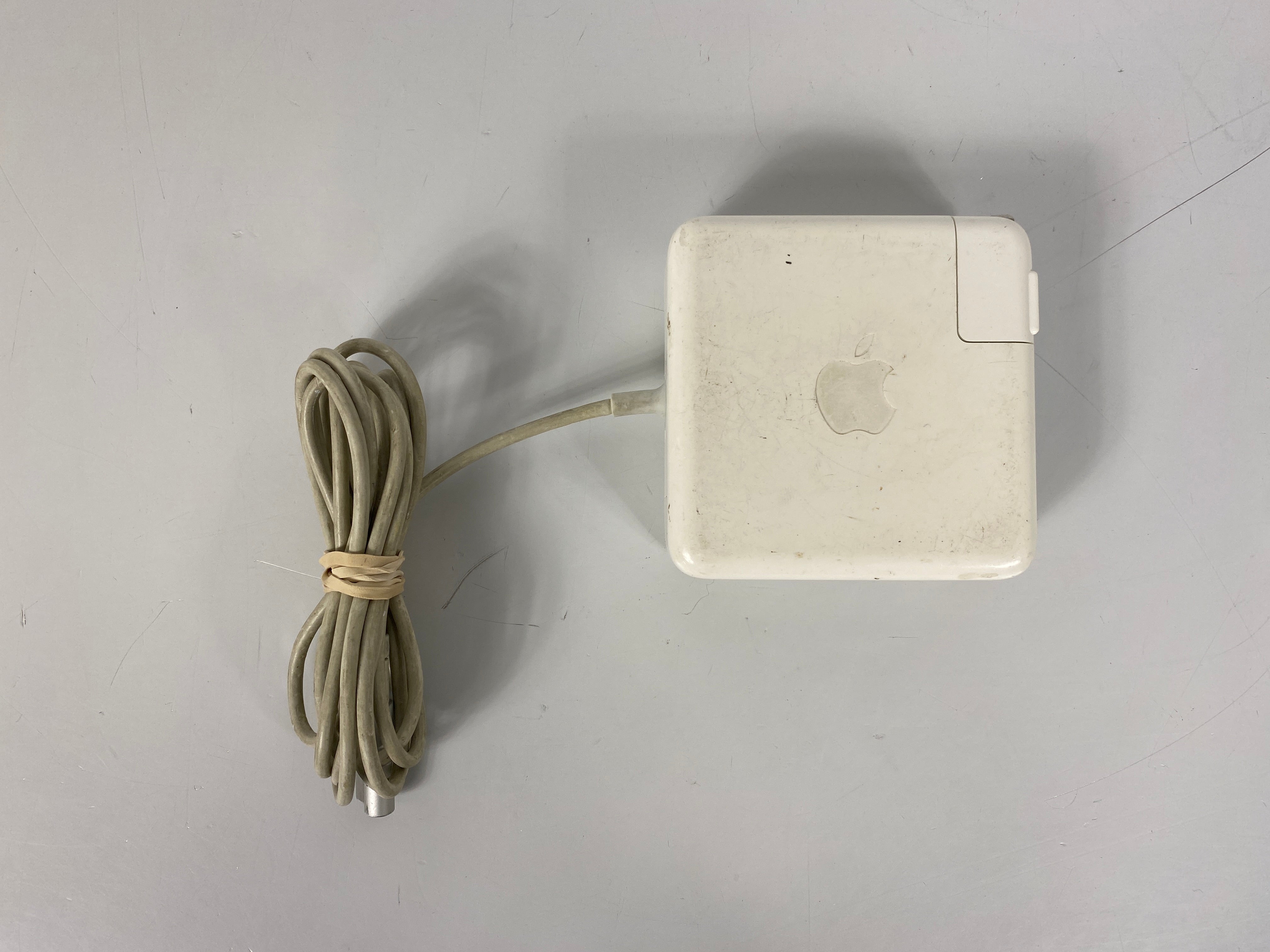 Apple A1343 85W MagSafe Power Adapter