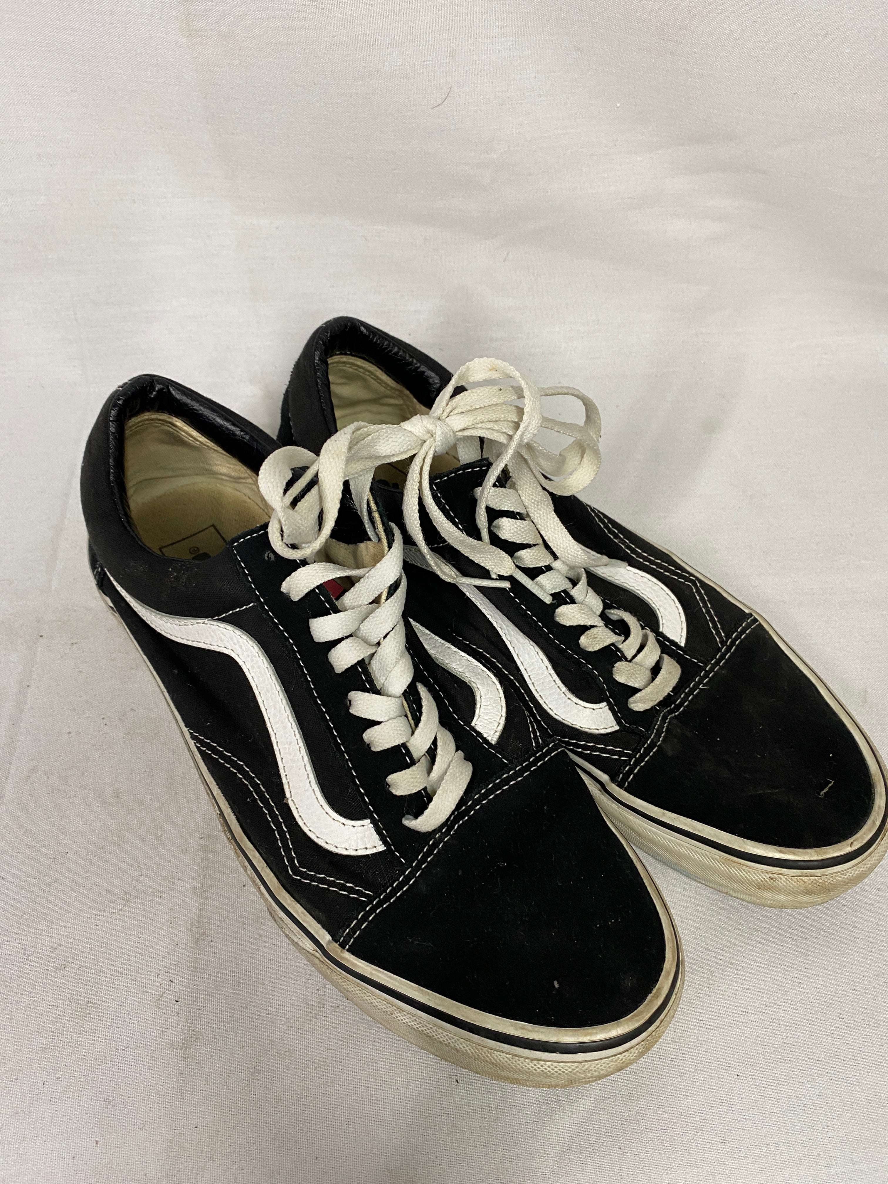 Vans Old Skool Black and White Lace Up Sneakers Men's Size 10
