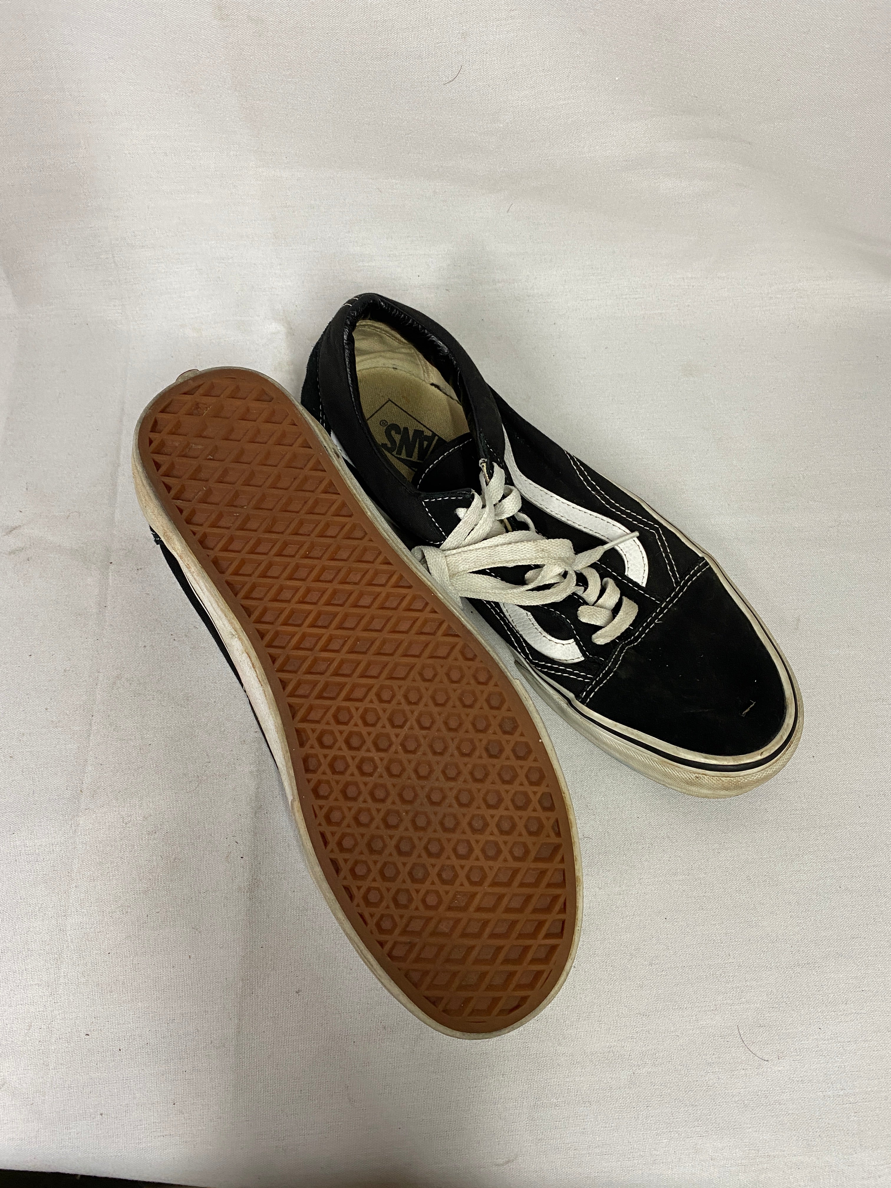 Vans Old Skool Black and White Lace Up Sneakers Men's Size 10