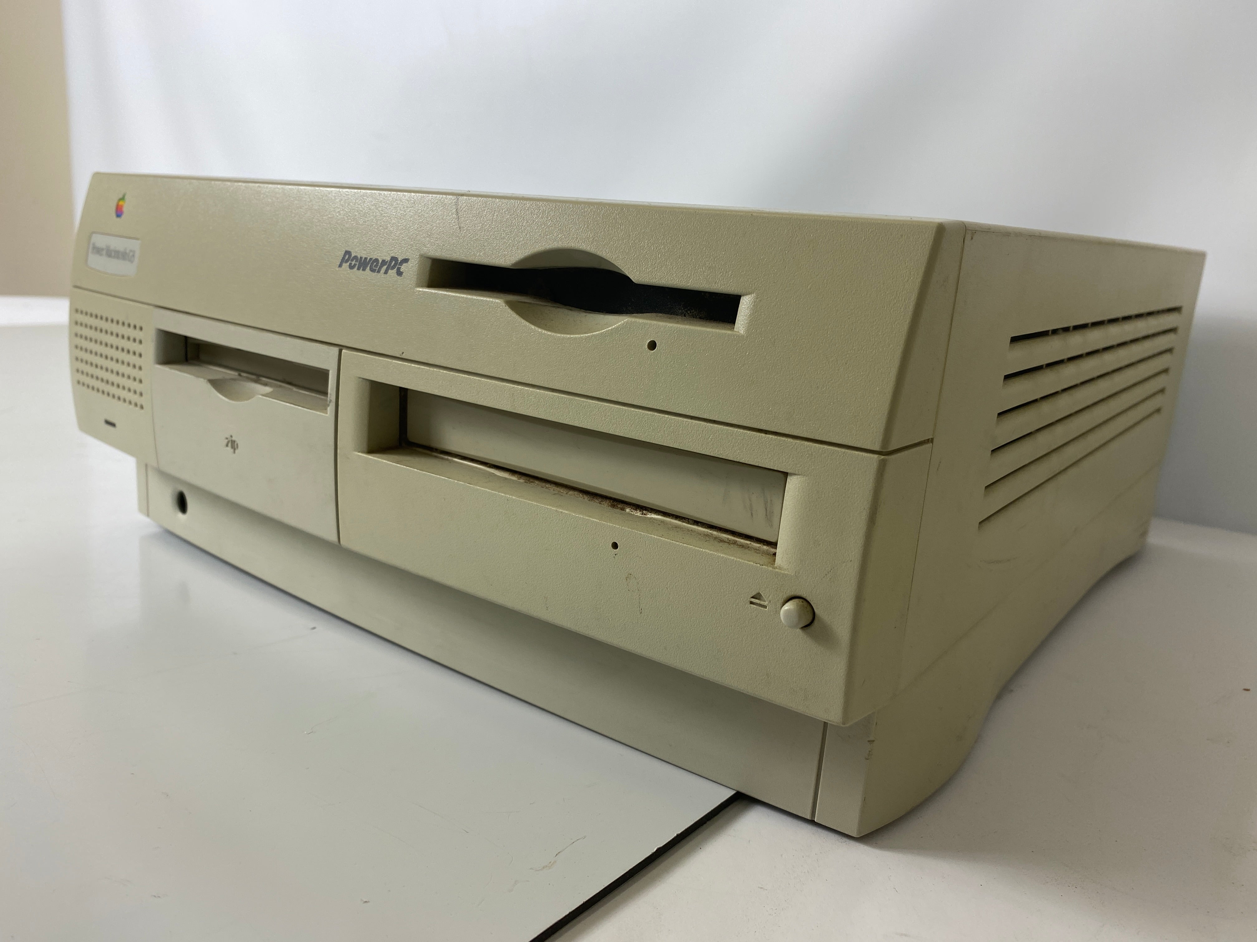 Vintage Apple Macintosh PowerPC G3 300Mhz Computer