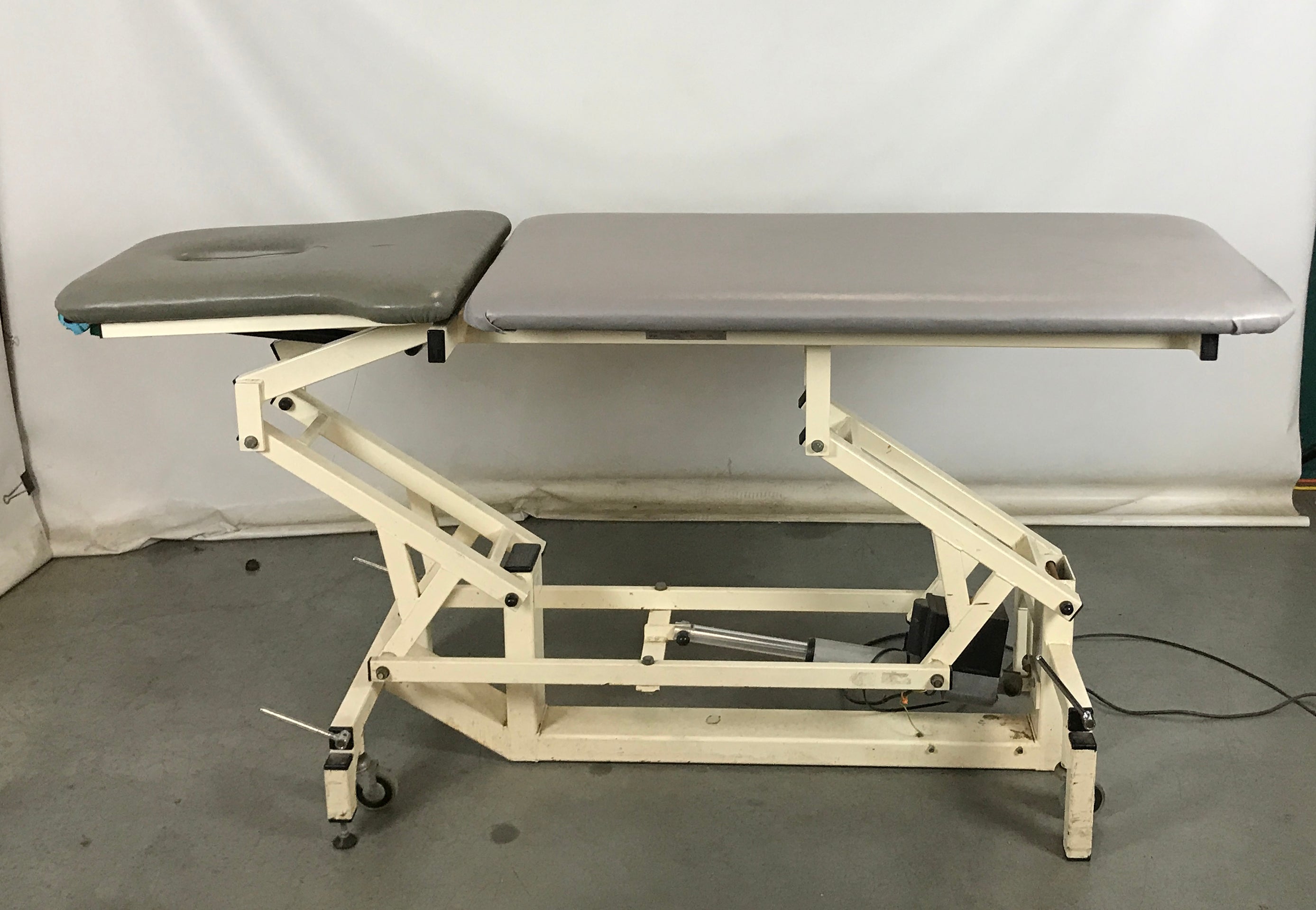 Akron 2 Section Treatment Table