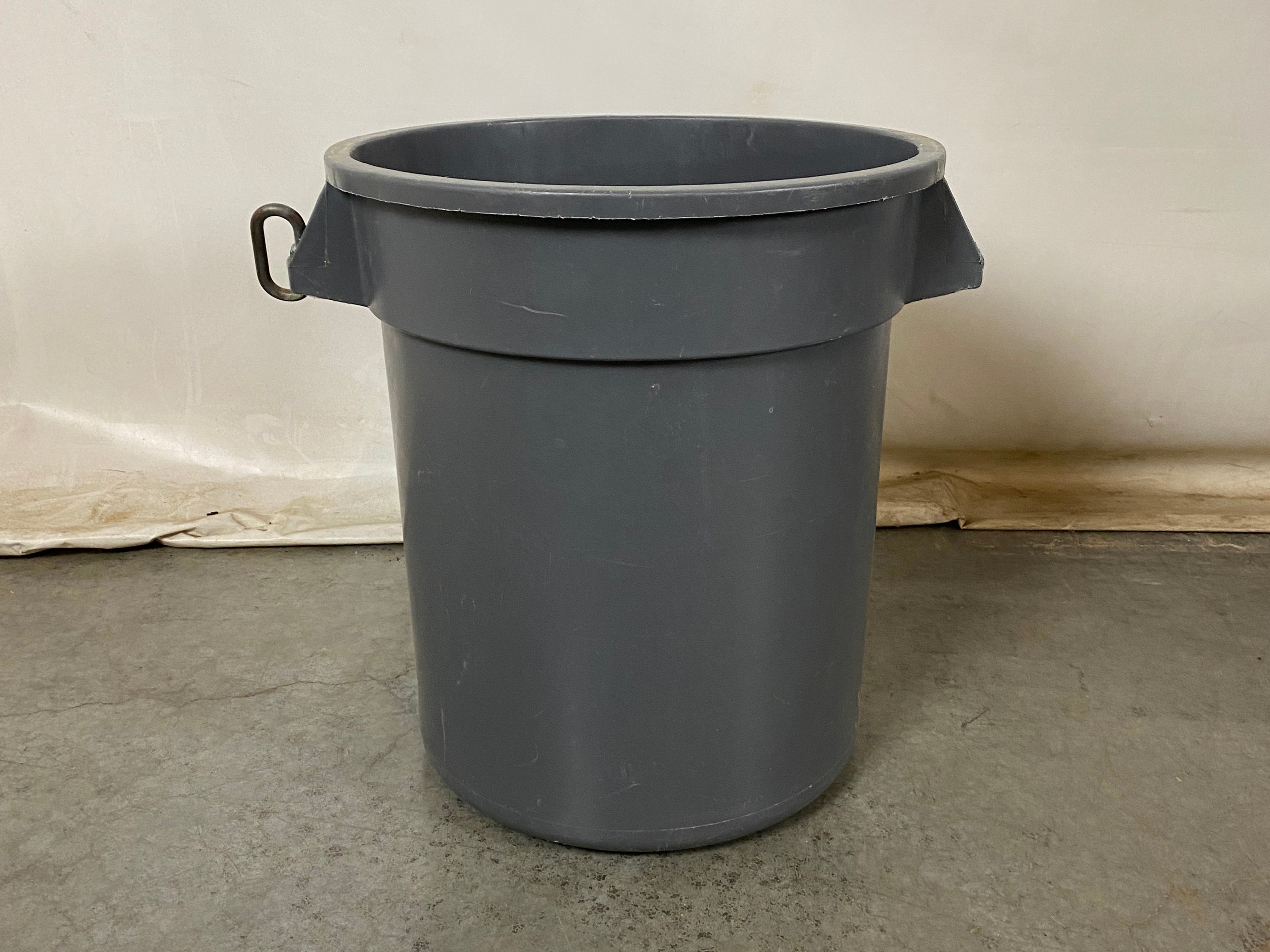 Tough Guy 10 Gallon Trash Can