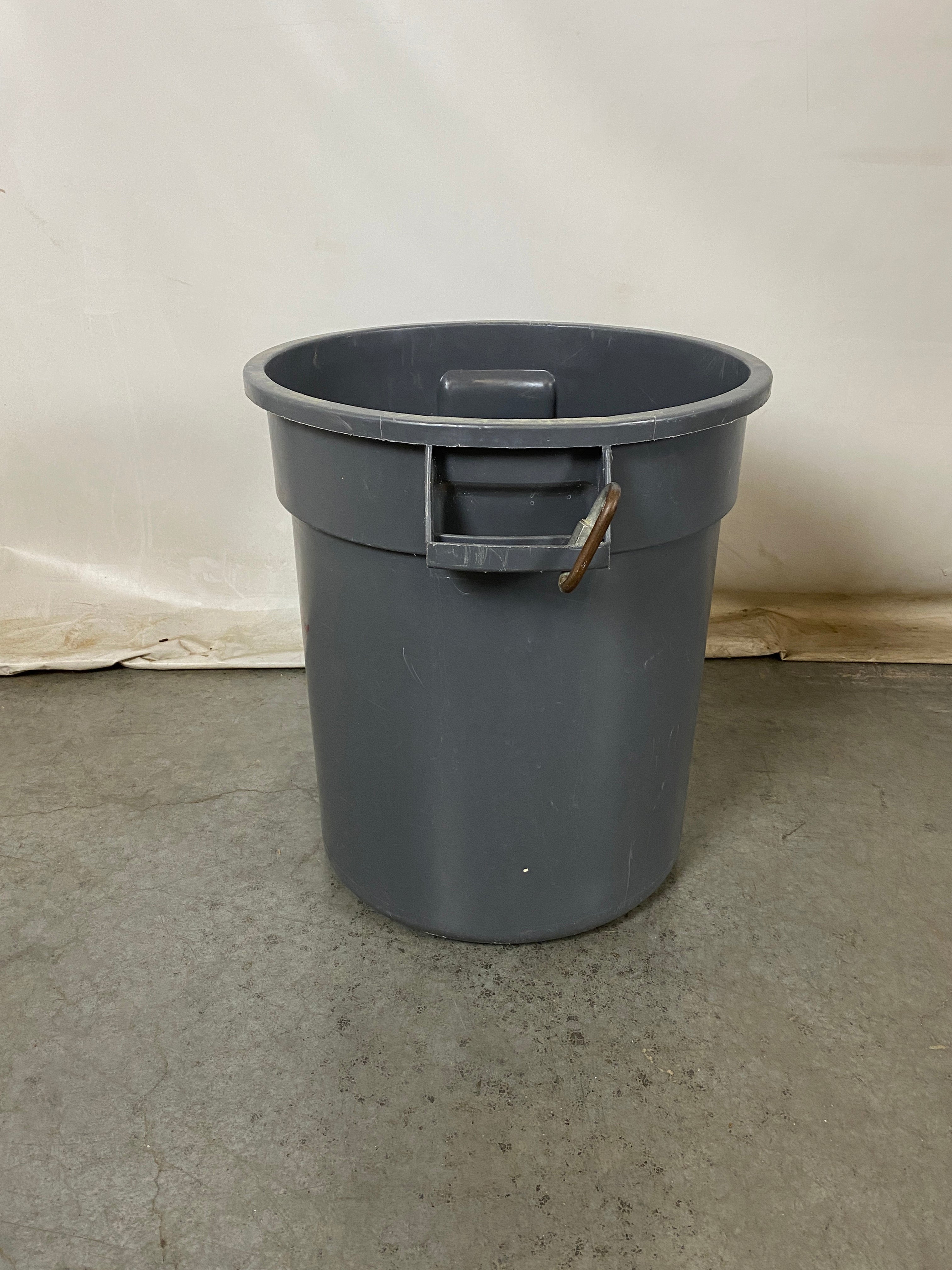 Tough Guy 10 Gallon Trash Can