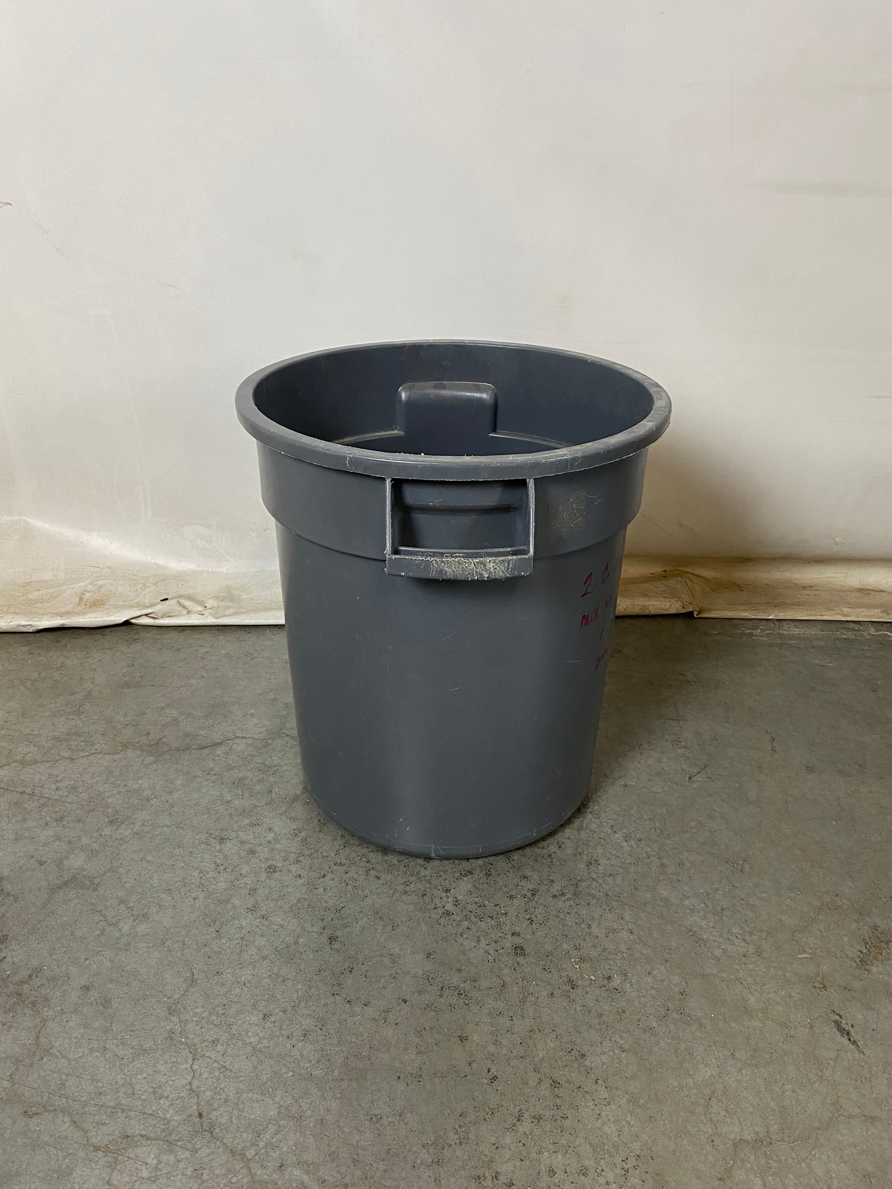 Tough Guy 10 Gallon Trash Can