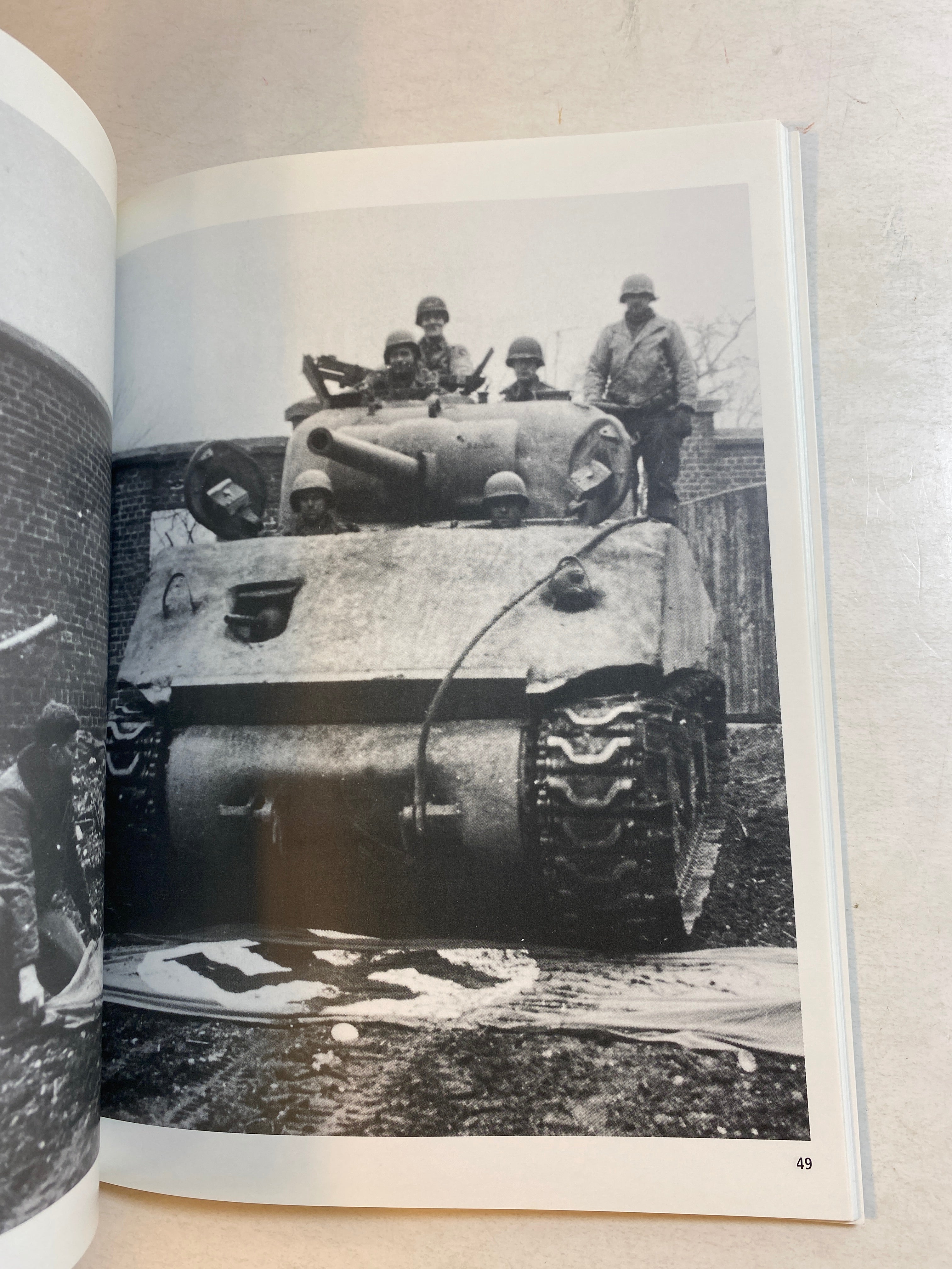 Tanks in Detail Sherman and Firefly Terry Gander SC 2003