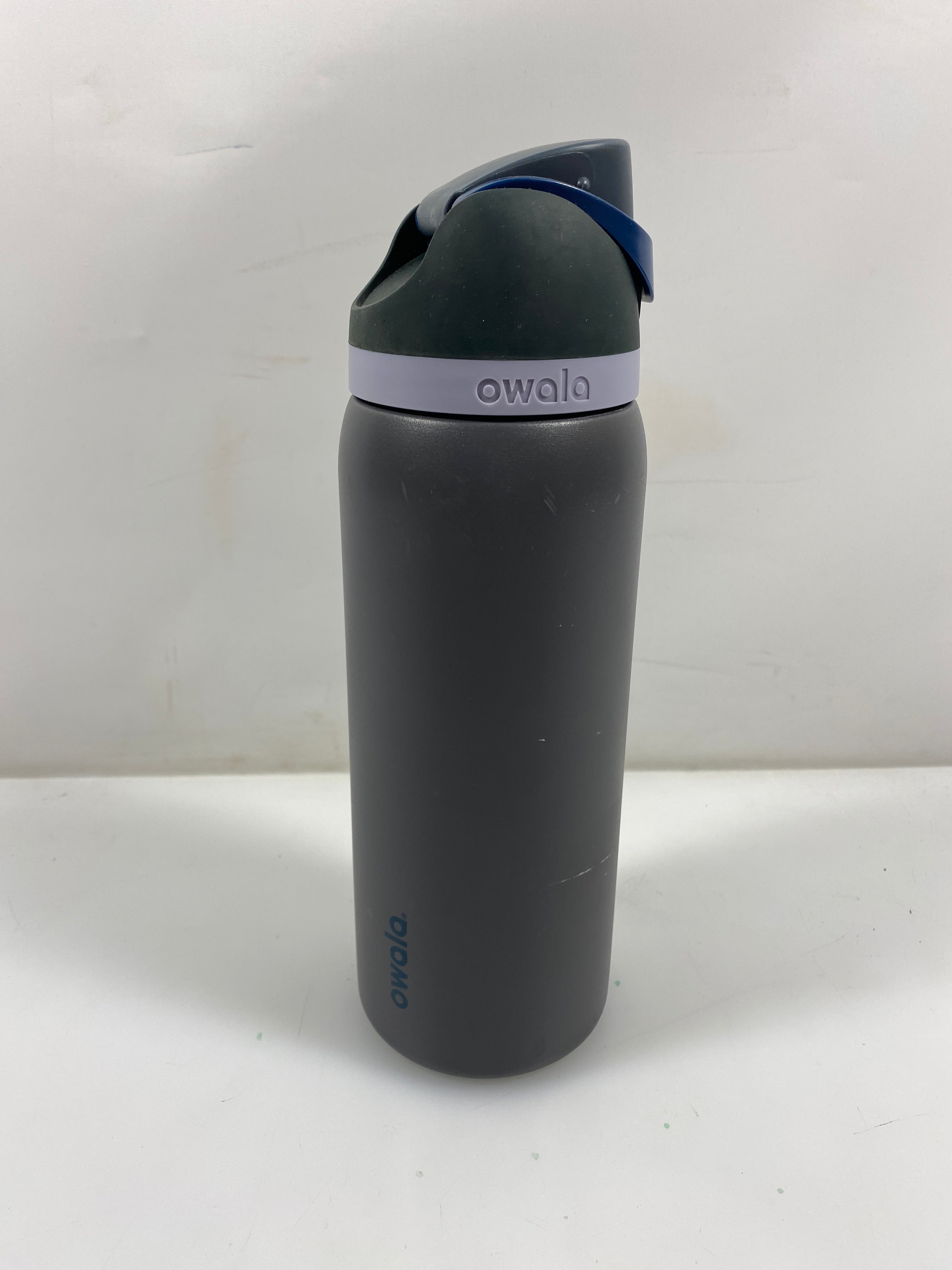 Owala Grey  w/ Bluish Lid Water Bottle 32oz