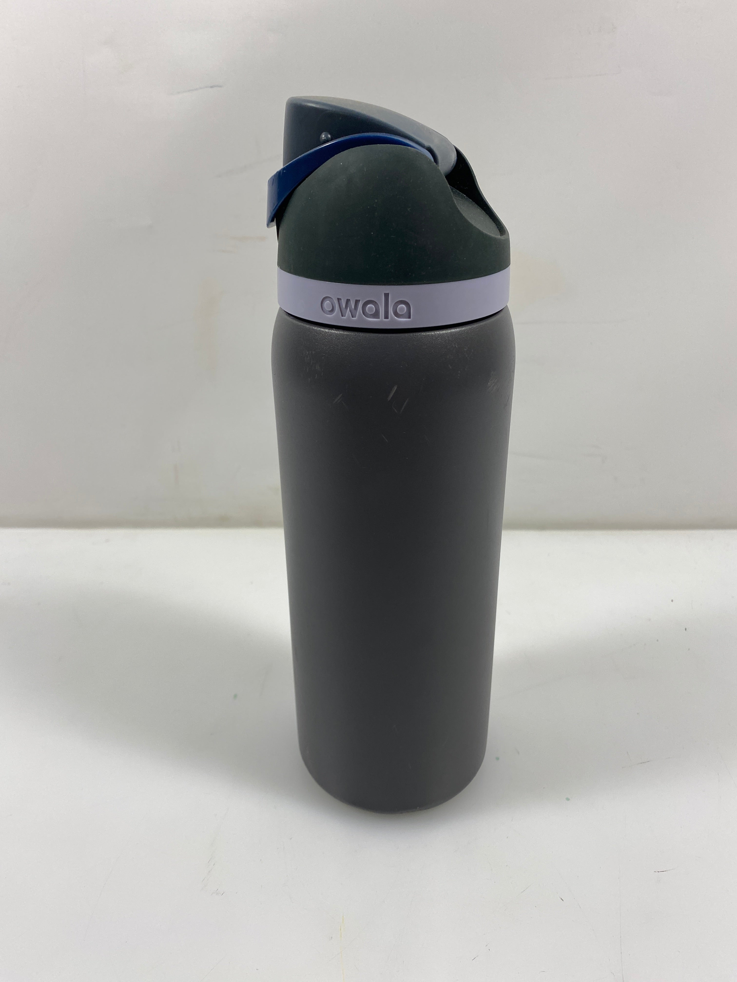 Owala Grey  w/ Bluish Lid Water Bottle 32oz