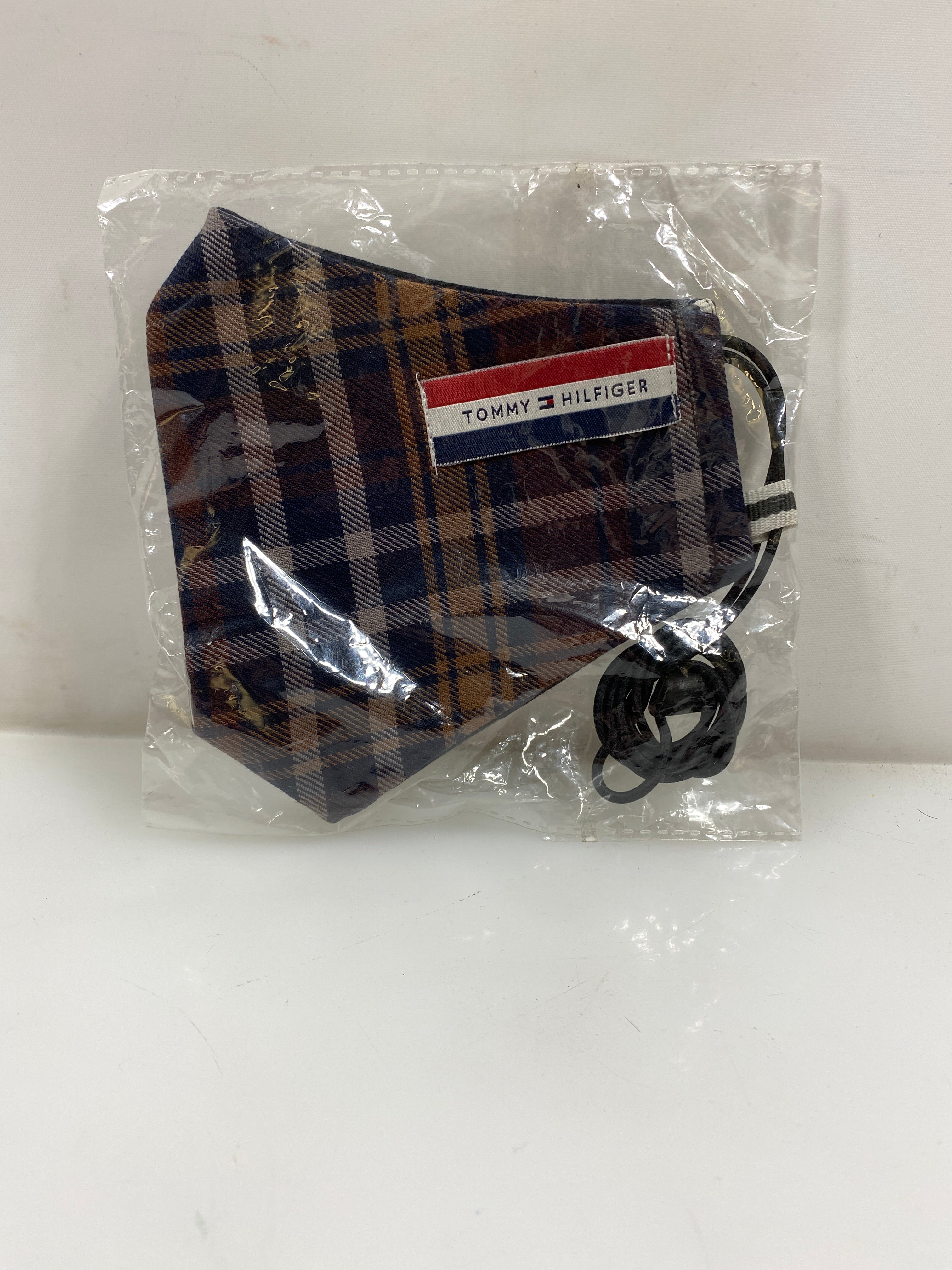 Tommy Hilfiger Plaid Cloth Face Mask *New*