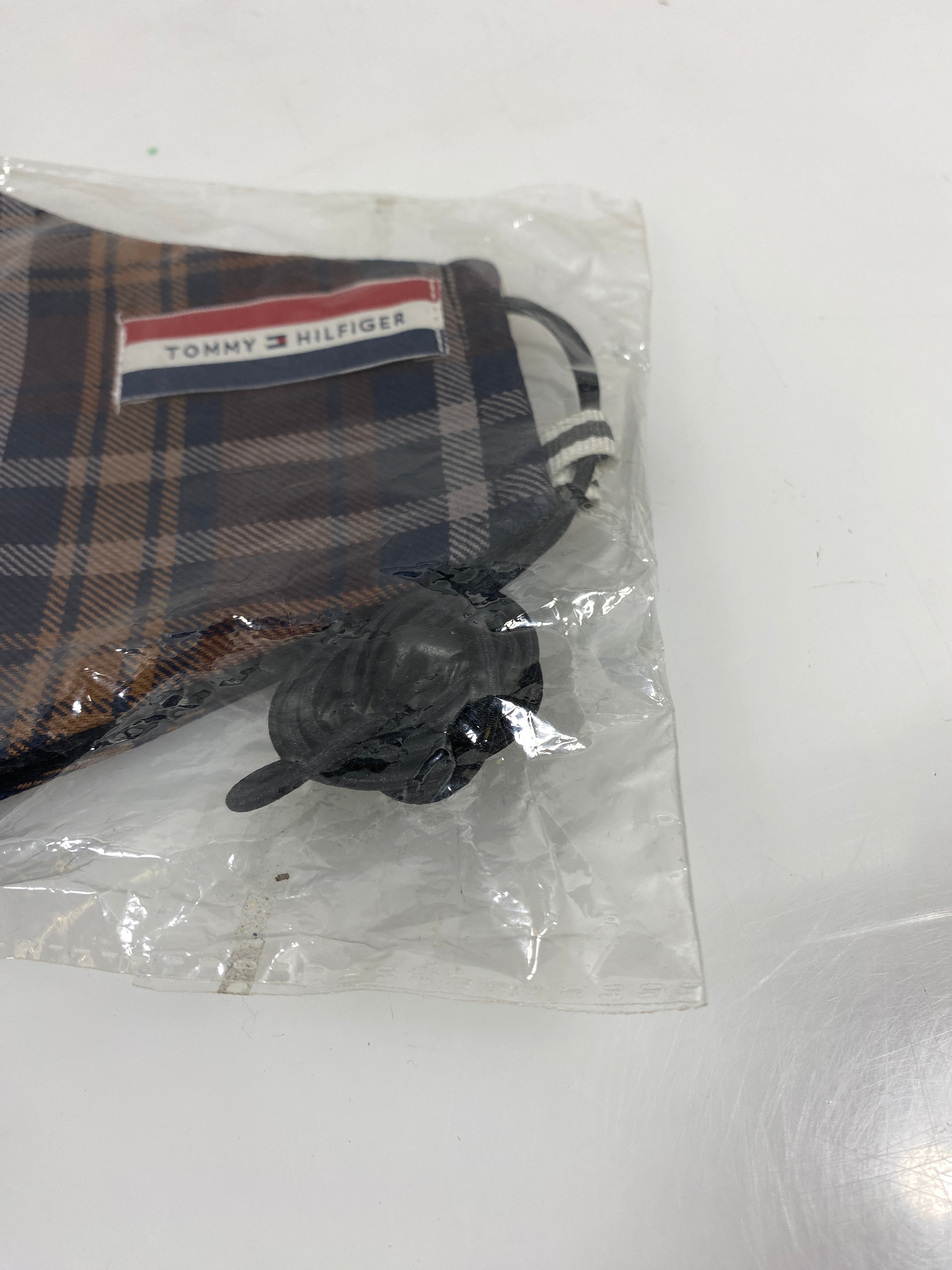 Tommy Hilfiger Plaid Cloth Face Mask *New*