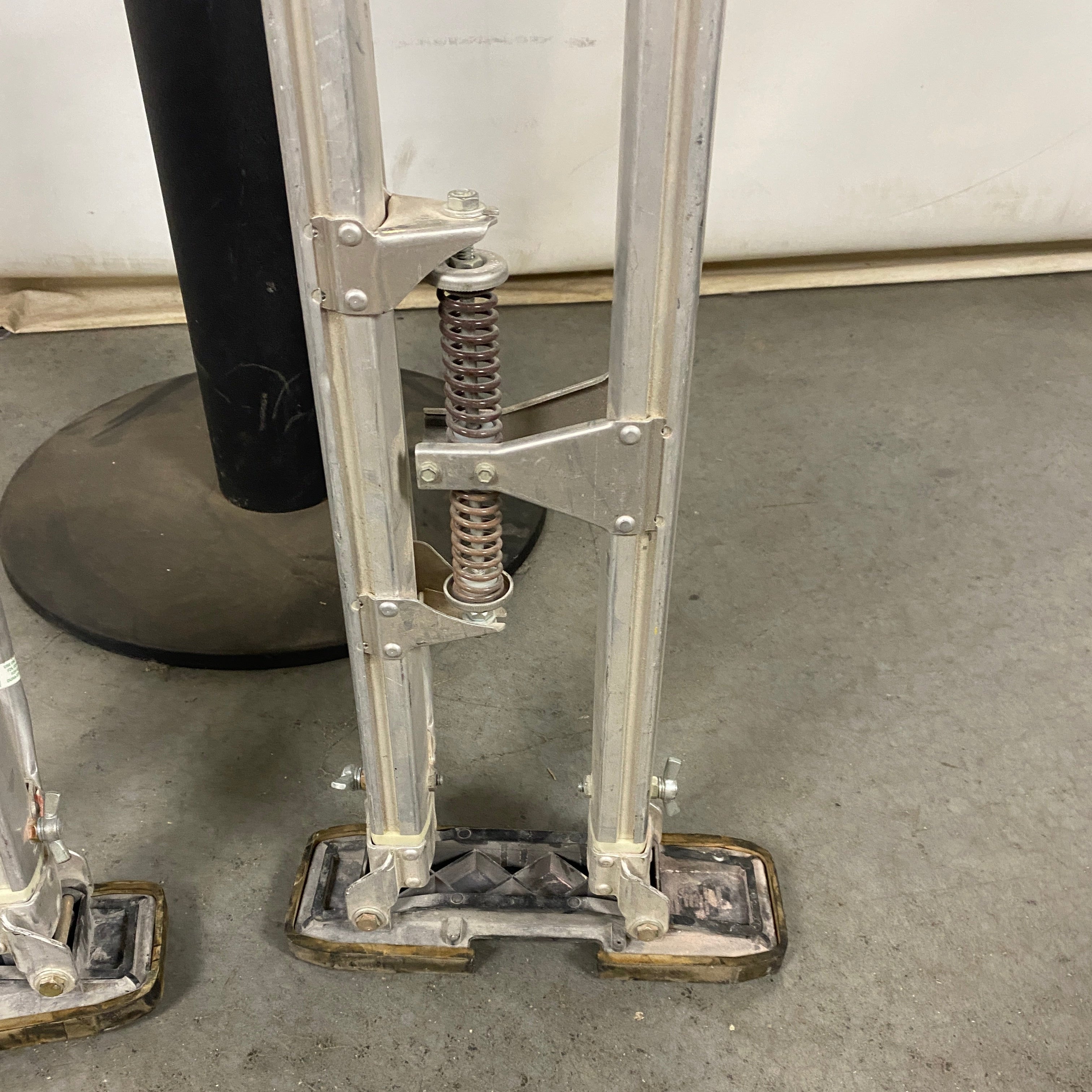 Dura-Stilt Flexible Adjustable Dry Wall Stilts (Short)