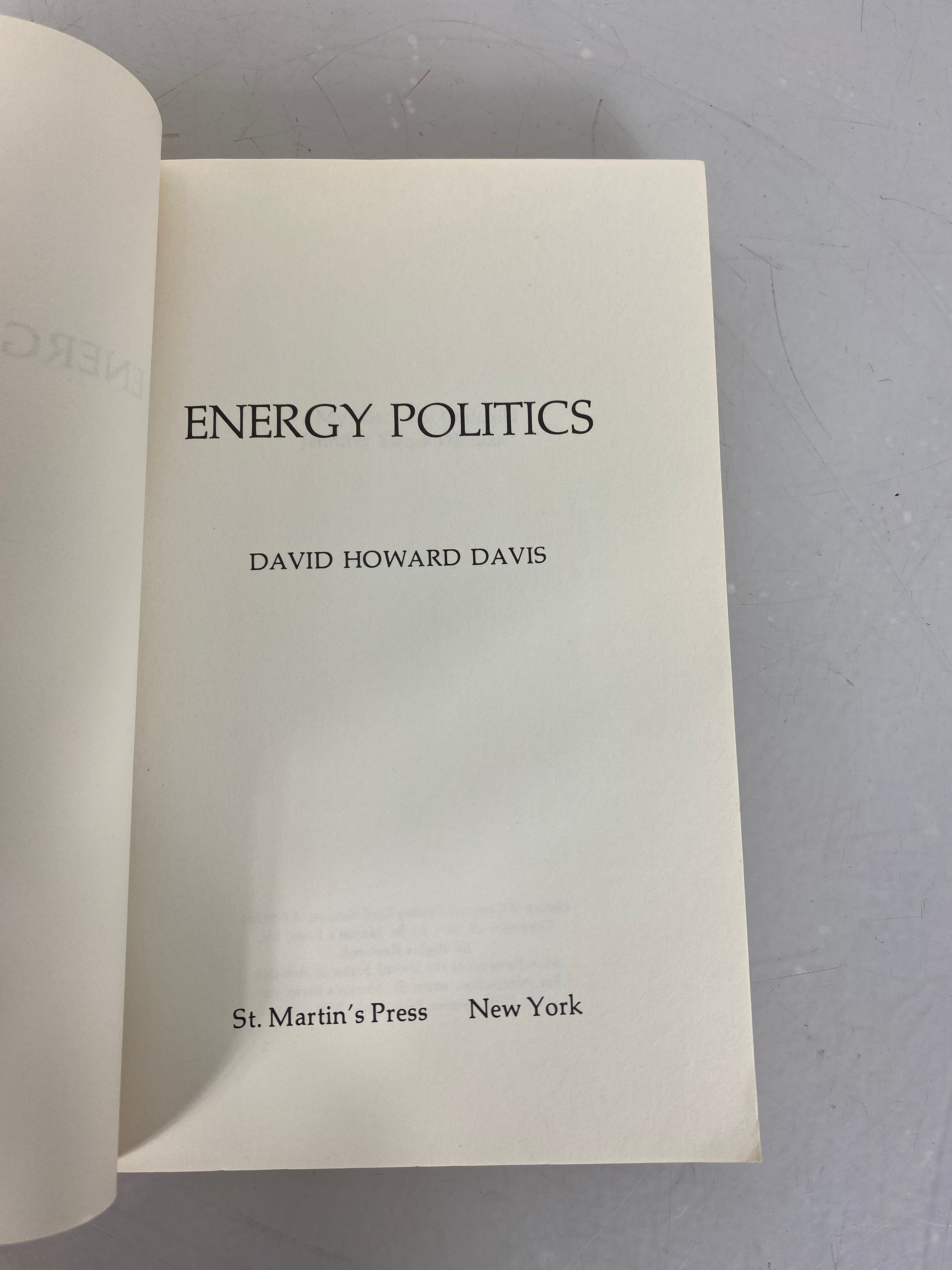Energy Politics by David Howard Davis 1974 SC