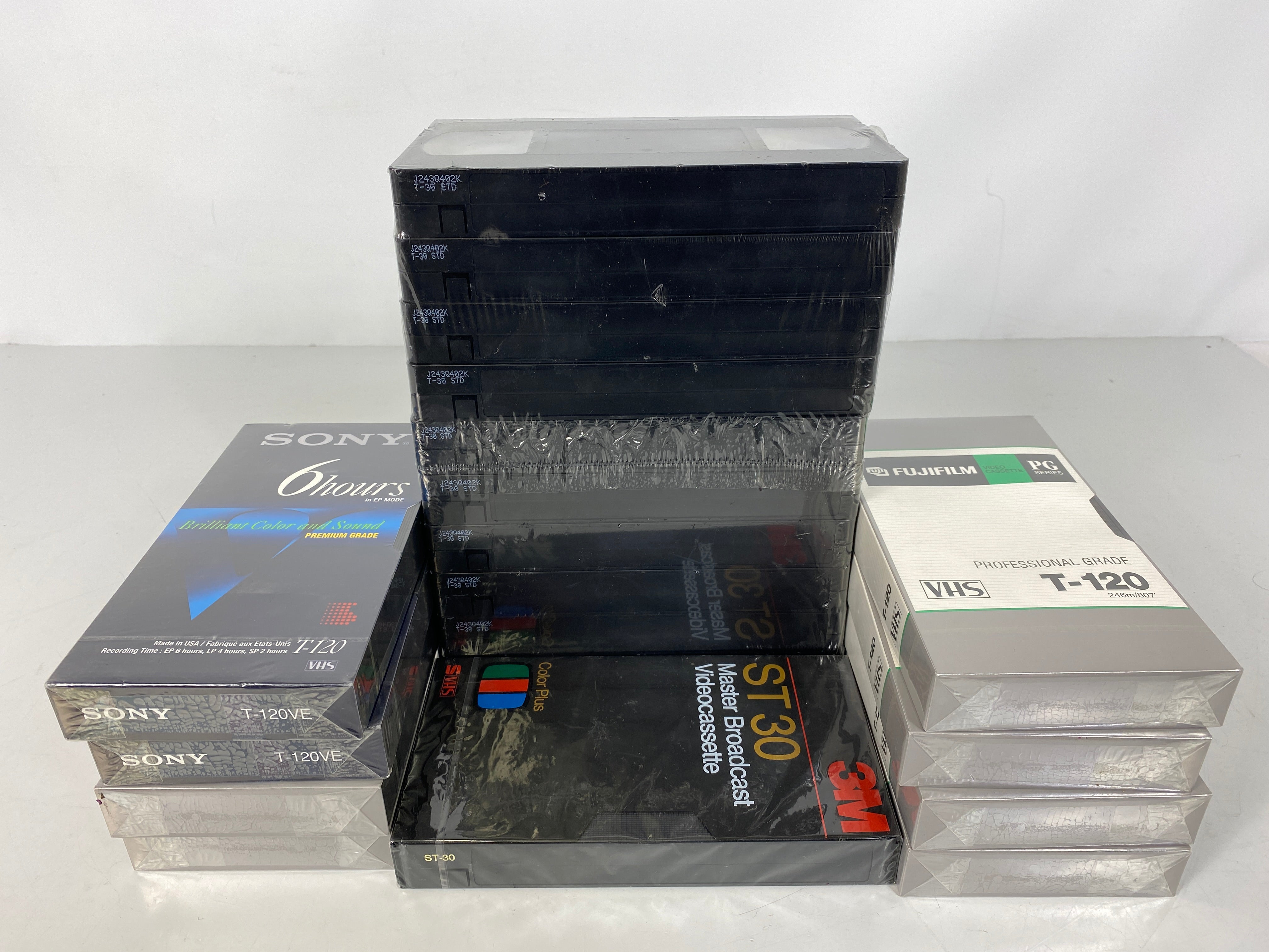 Lot of 19 Assorted VHS Videocassette Tapes