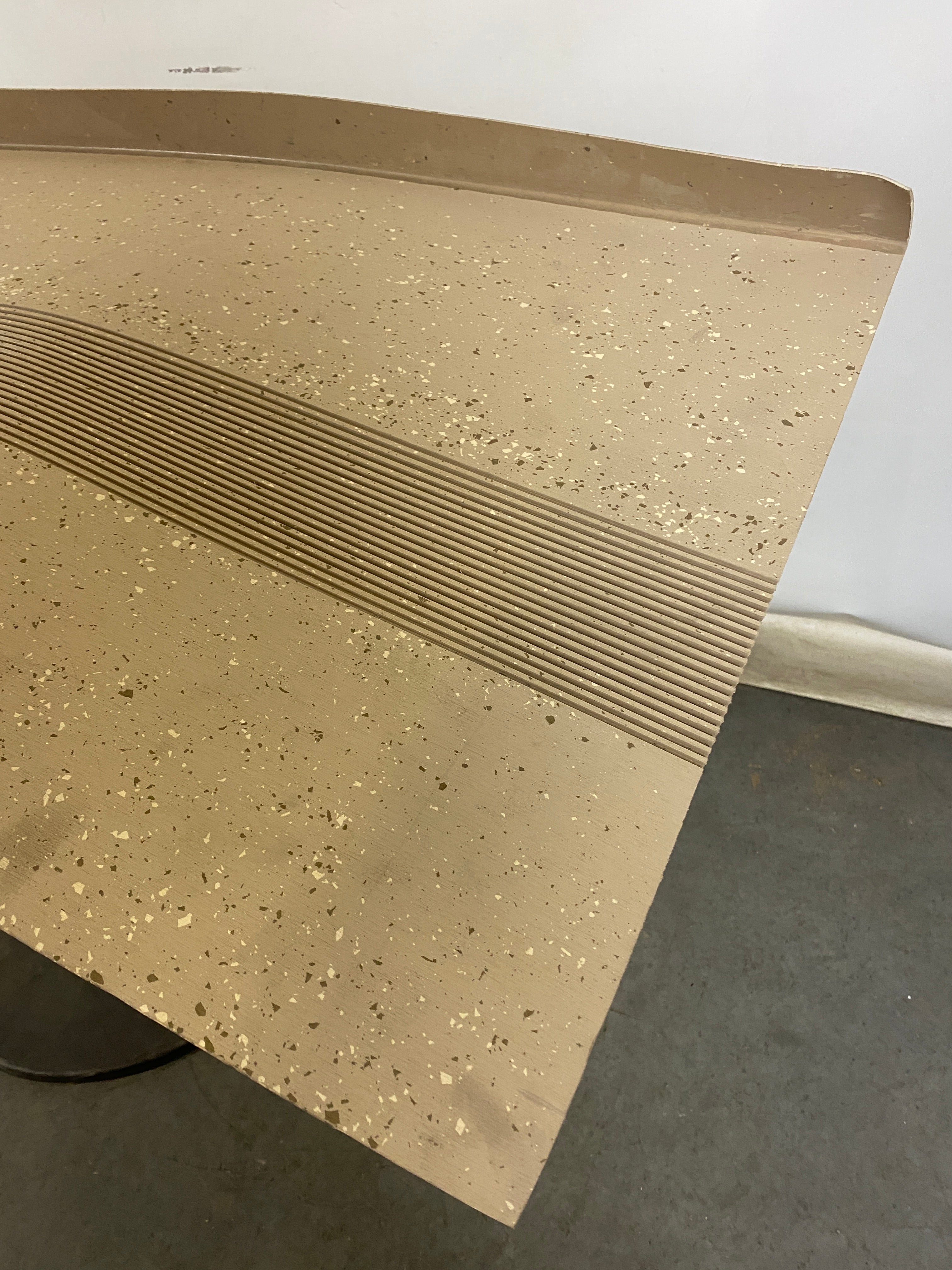 Step-tread with Riser Coverage