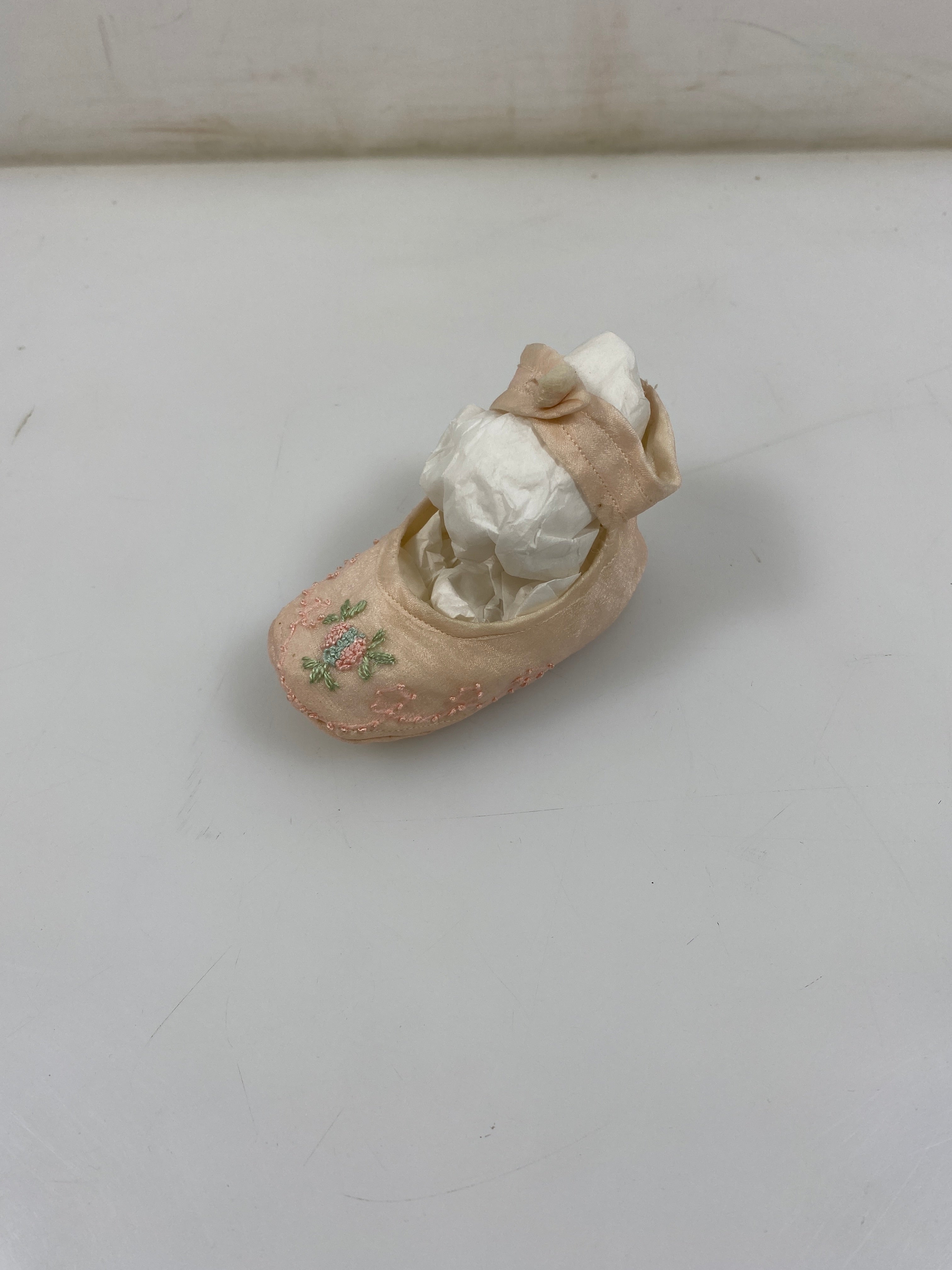 Vintage 1924 White Leather Mary Janes with Pink Button Detail