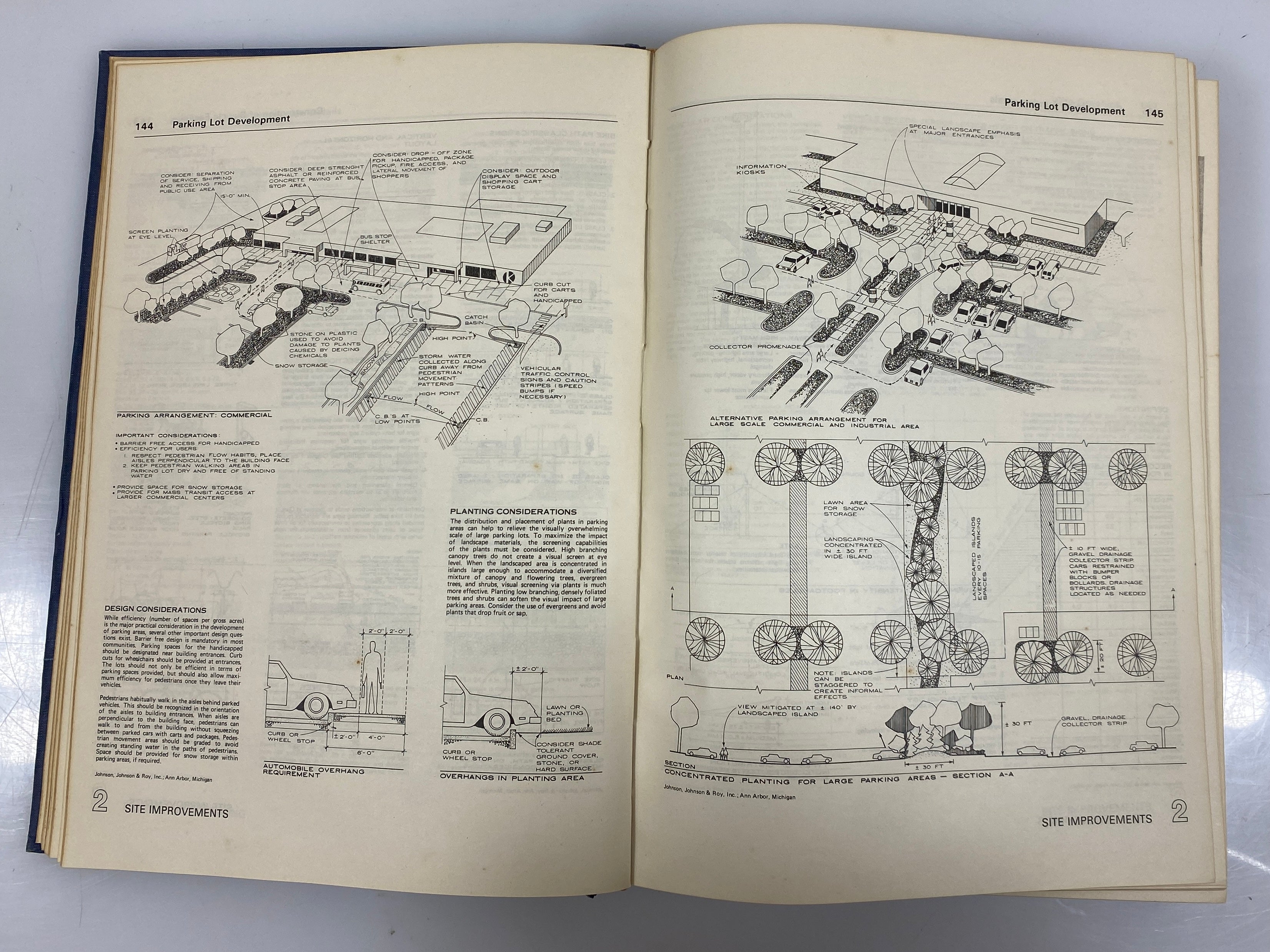 Architectural Graphic Standards by Robert T. Packard 1981 HC