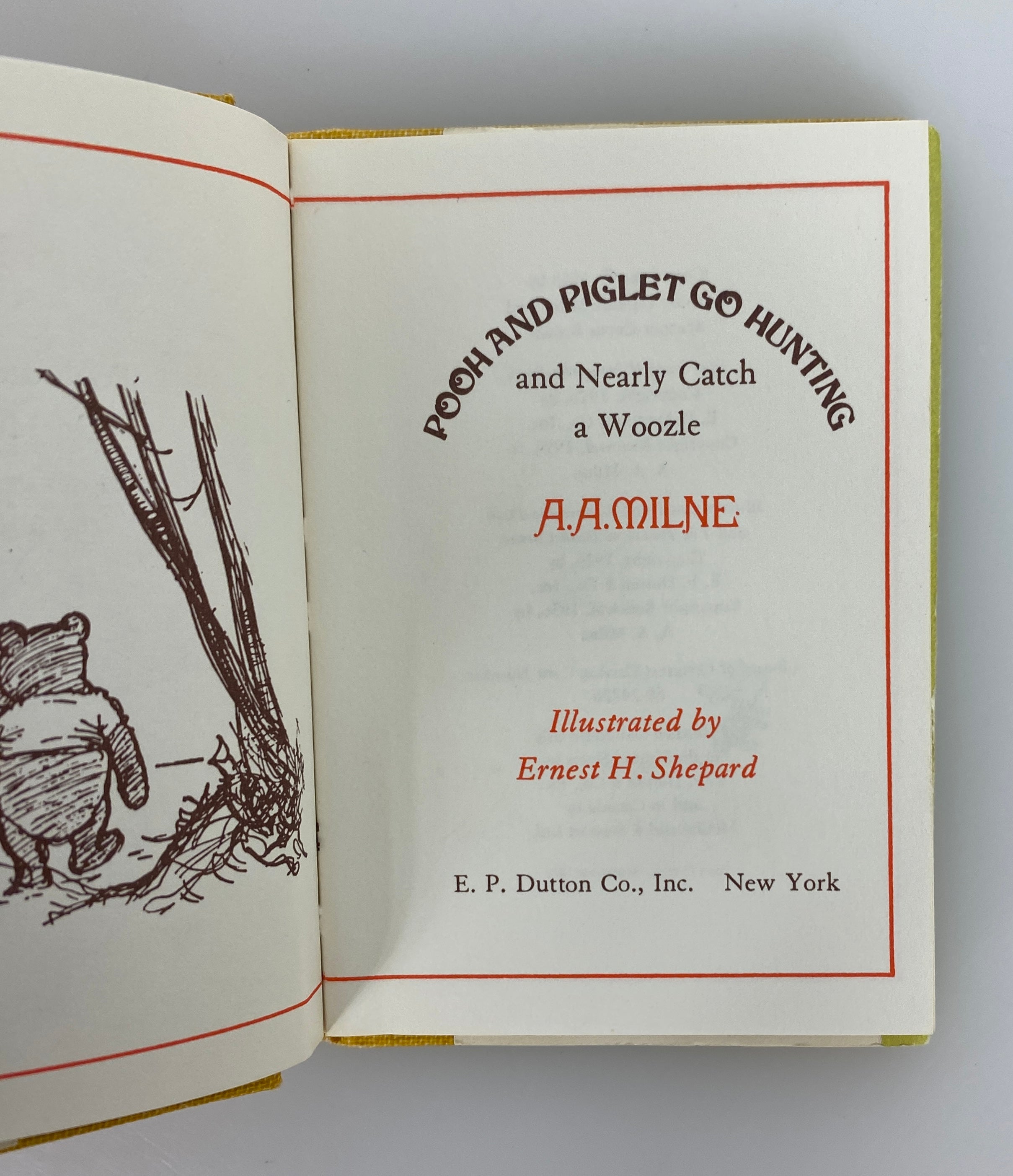 Pooh's Pot O'Honey A.A. Milne 4 Miniature HC Books w DJ in Slipcase