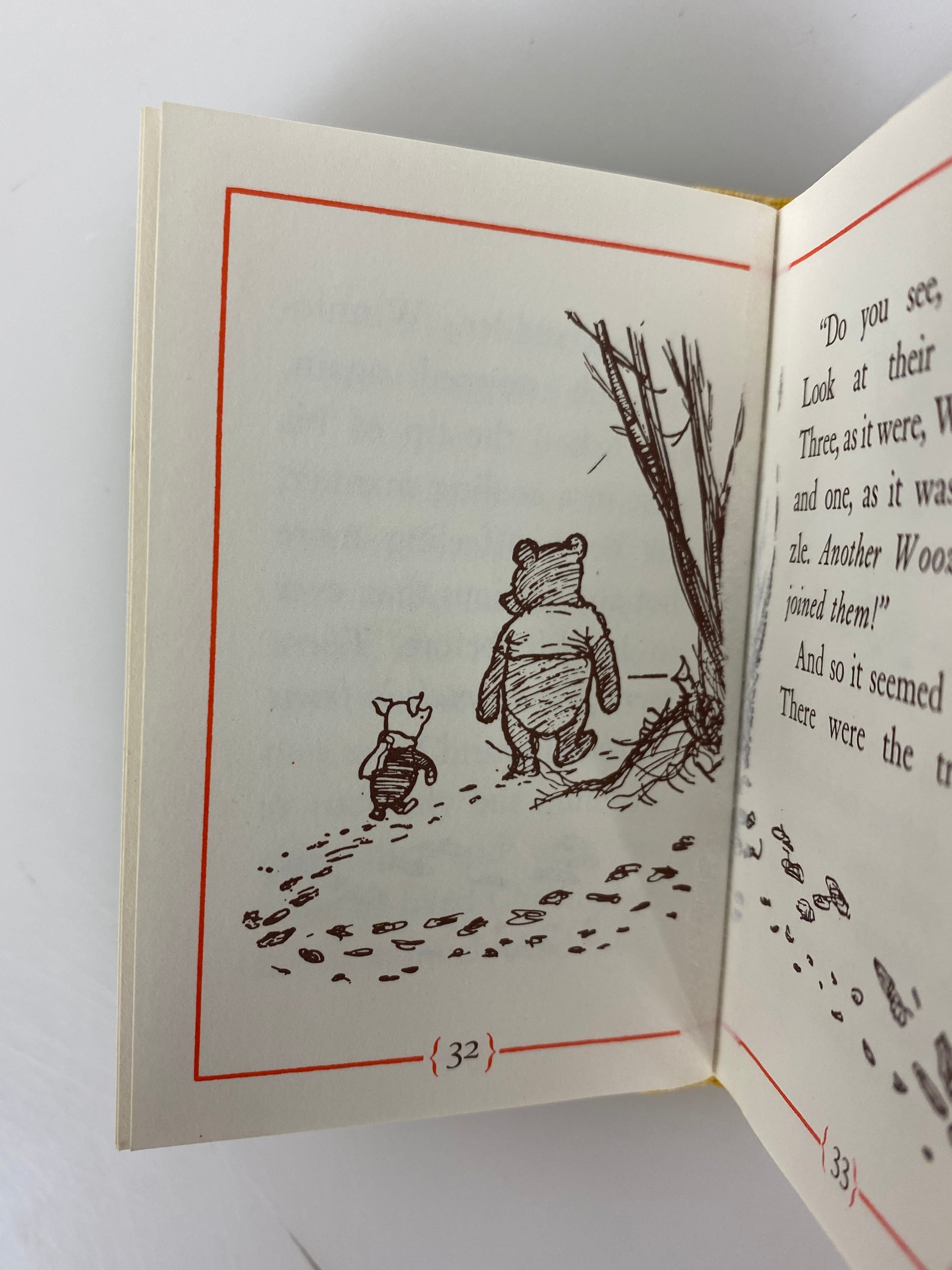Pooh's Pot O'Honey A.A. Milne 4 Miniature HC Books w DJ in Slipcase