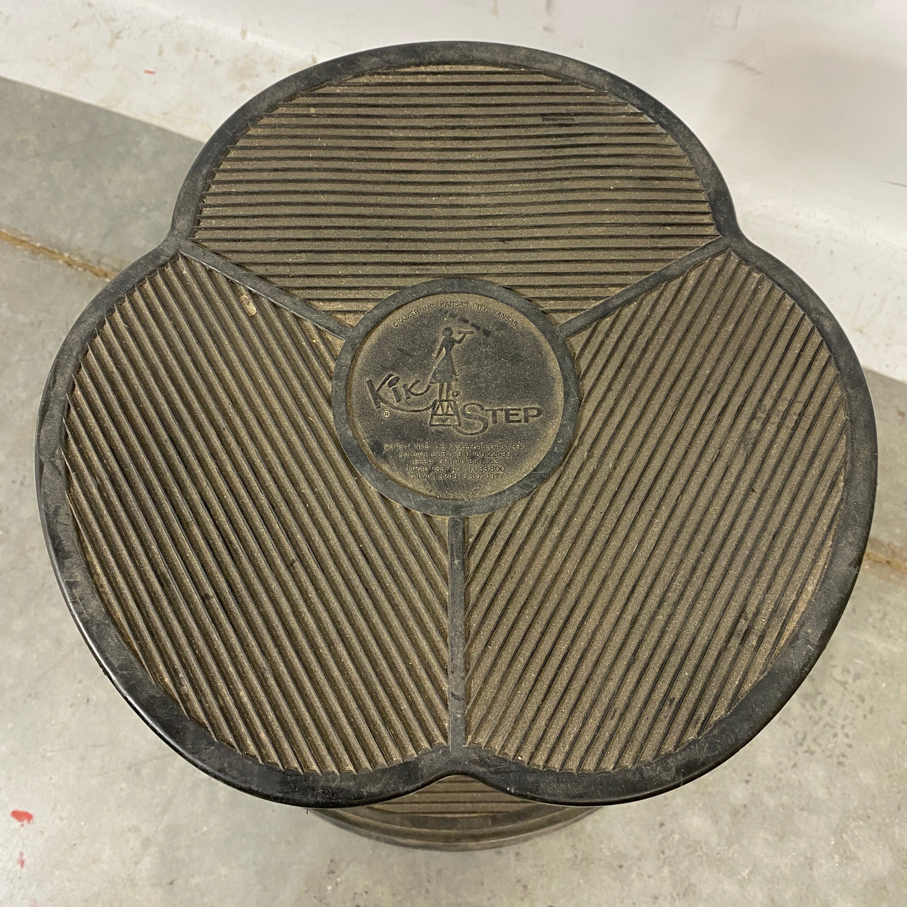 Kikstep Circular Rolling Red Stepping Stool
