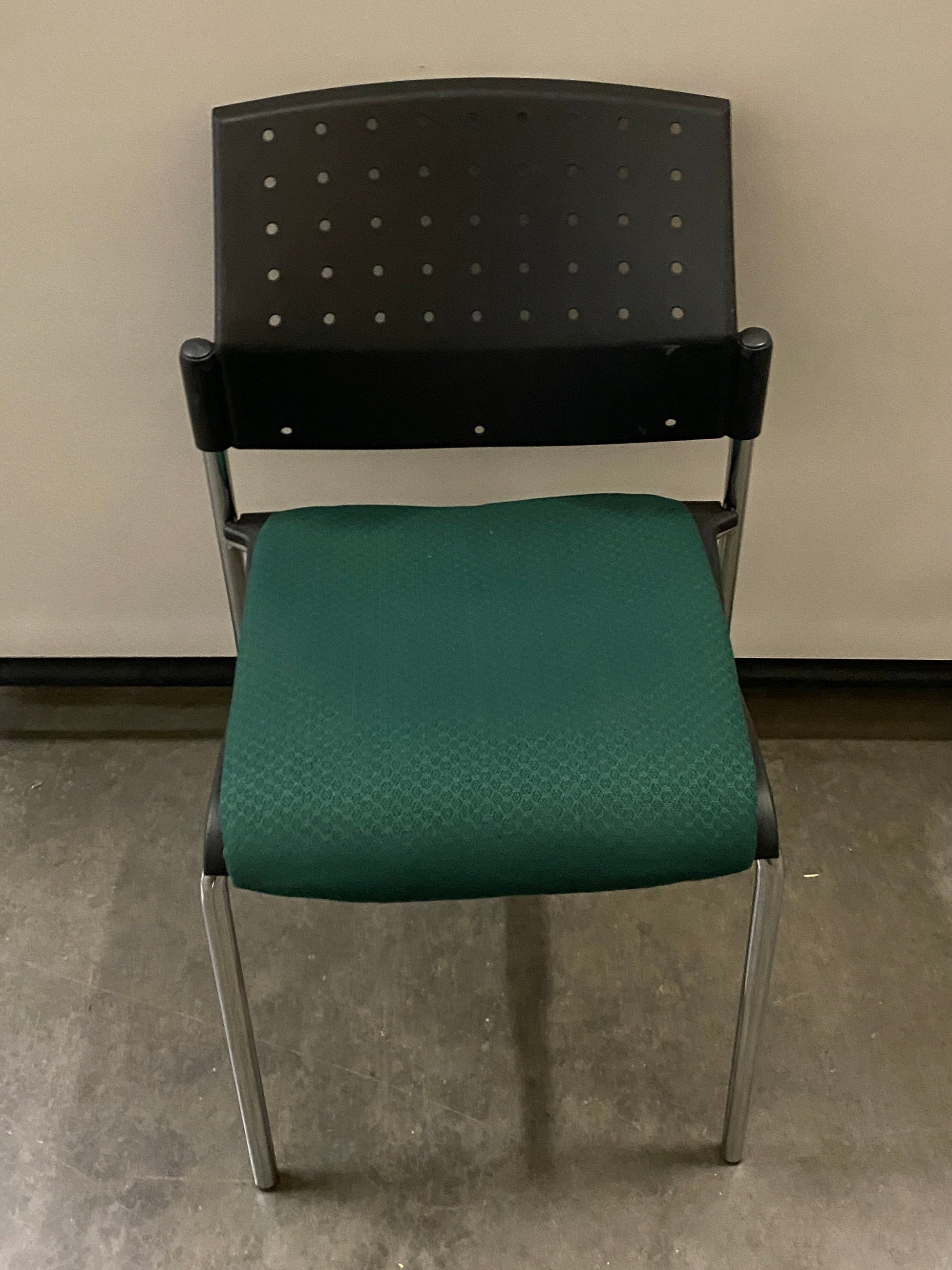 Global Upholstery Co INC Green Cushioned Chair