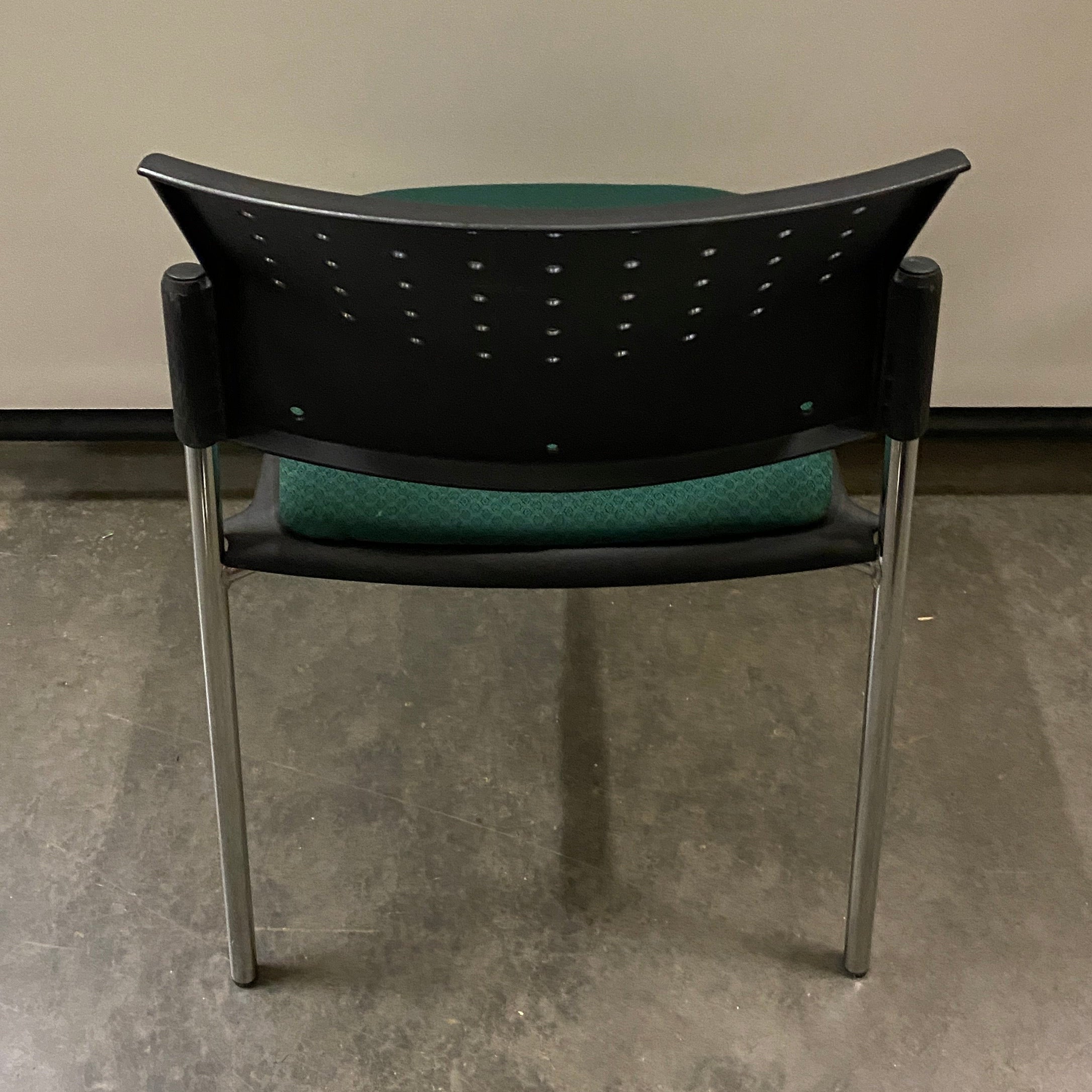 Global Upholstery Co INC Green Cushioned Chair