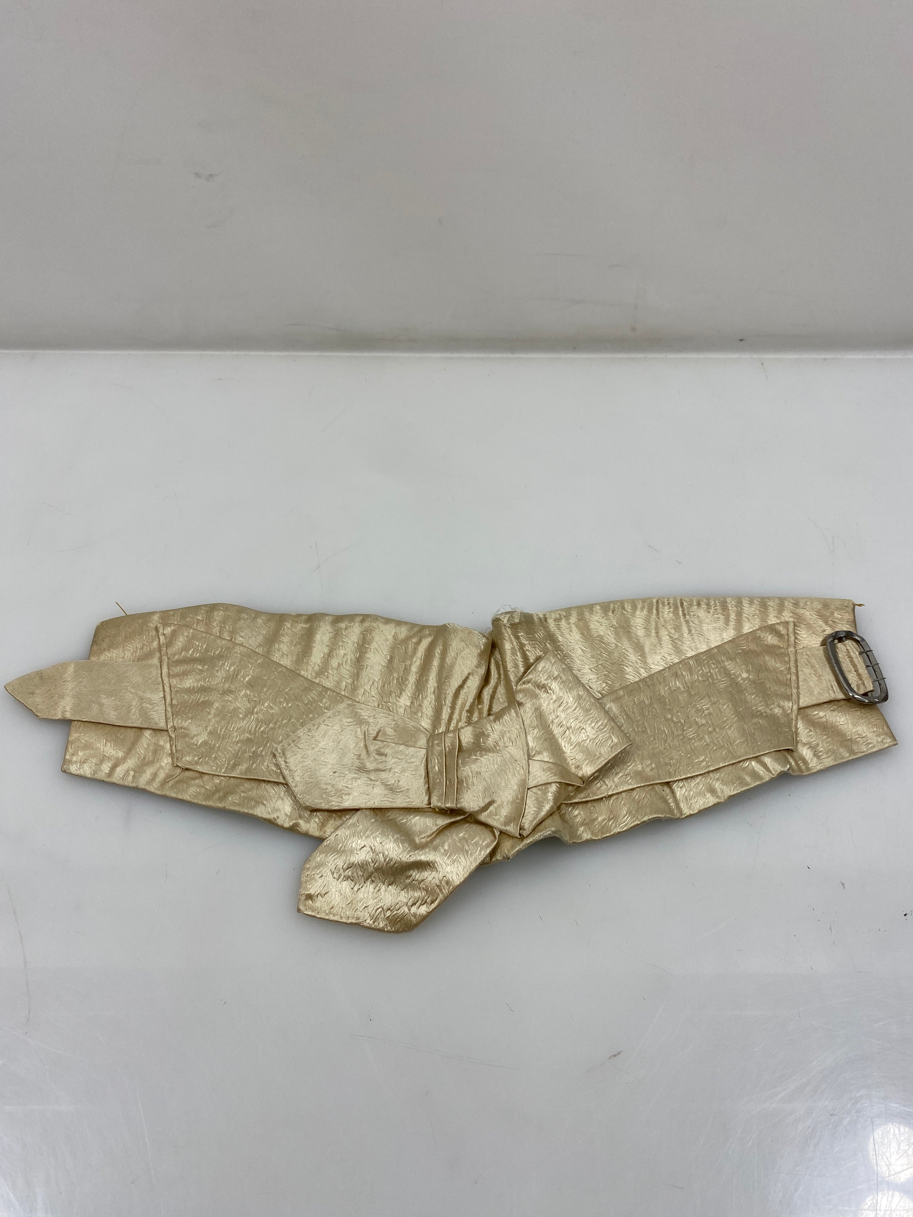Vintage 1930s Cream Silk Cummerbund with Bow Size Detail