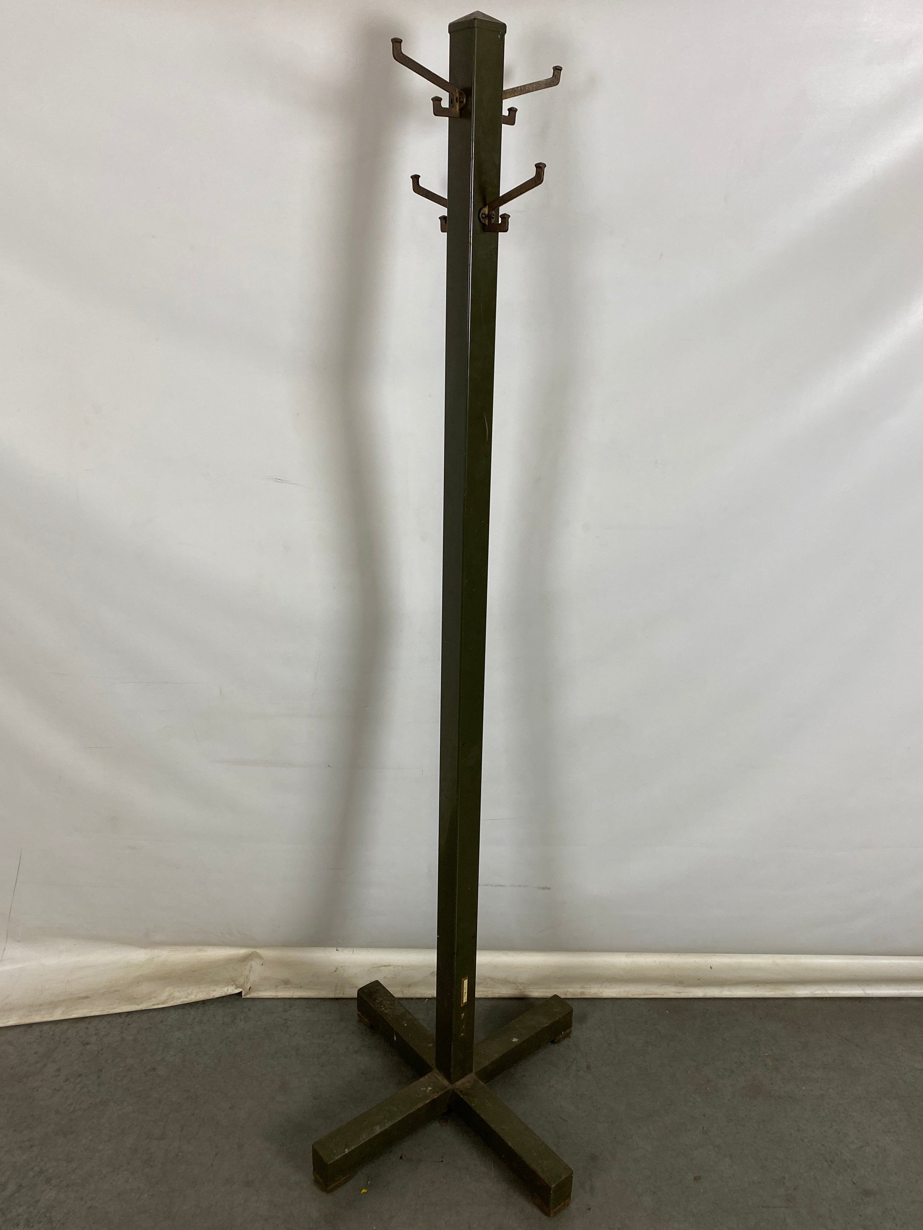 Metal Coat Rack with 4 Hooks