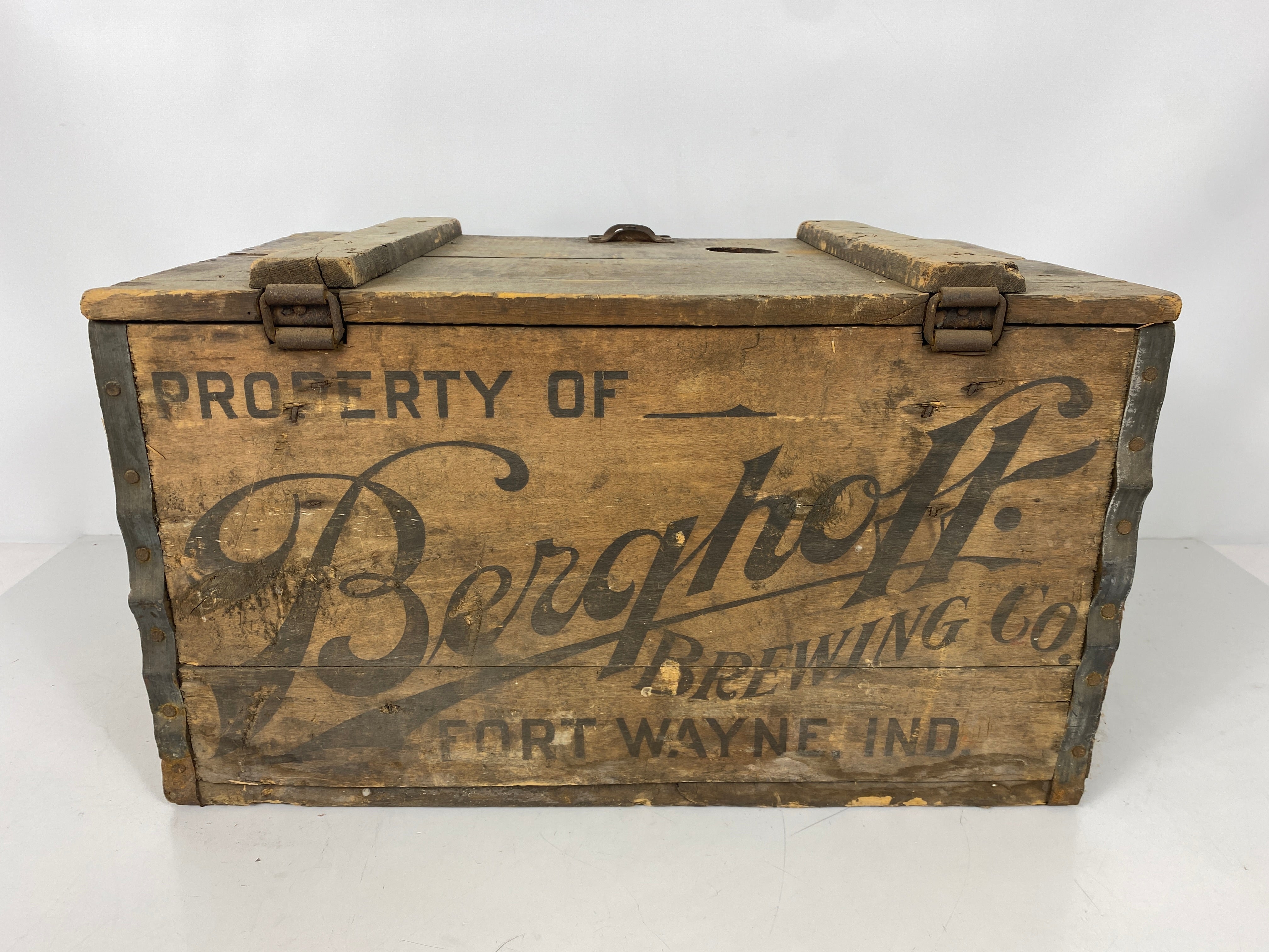 Antique Pre-Prohibition BERGHOFF BREWING CO Dortmunder Beer Crate Fort Wayne Indiana