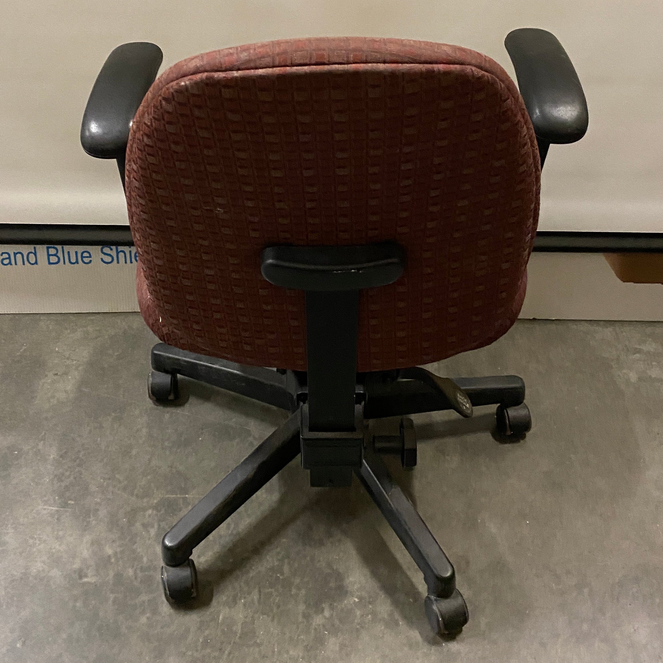 Red Patterned Upholstered Rolling Office Chair