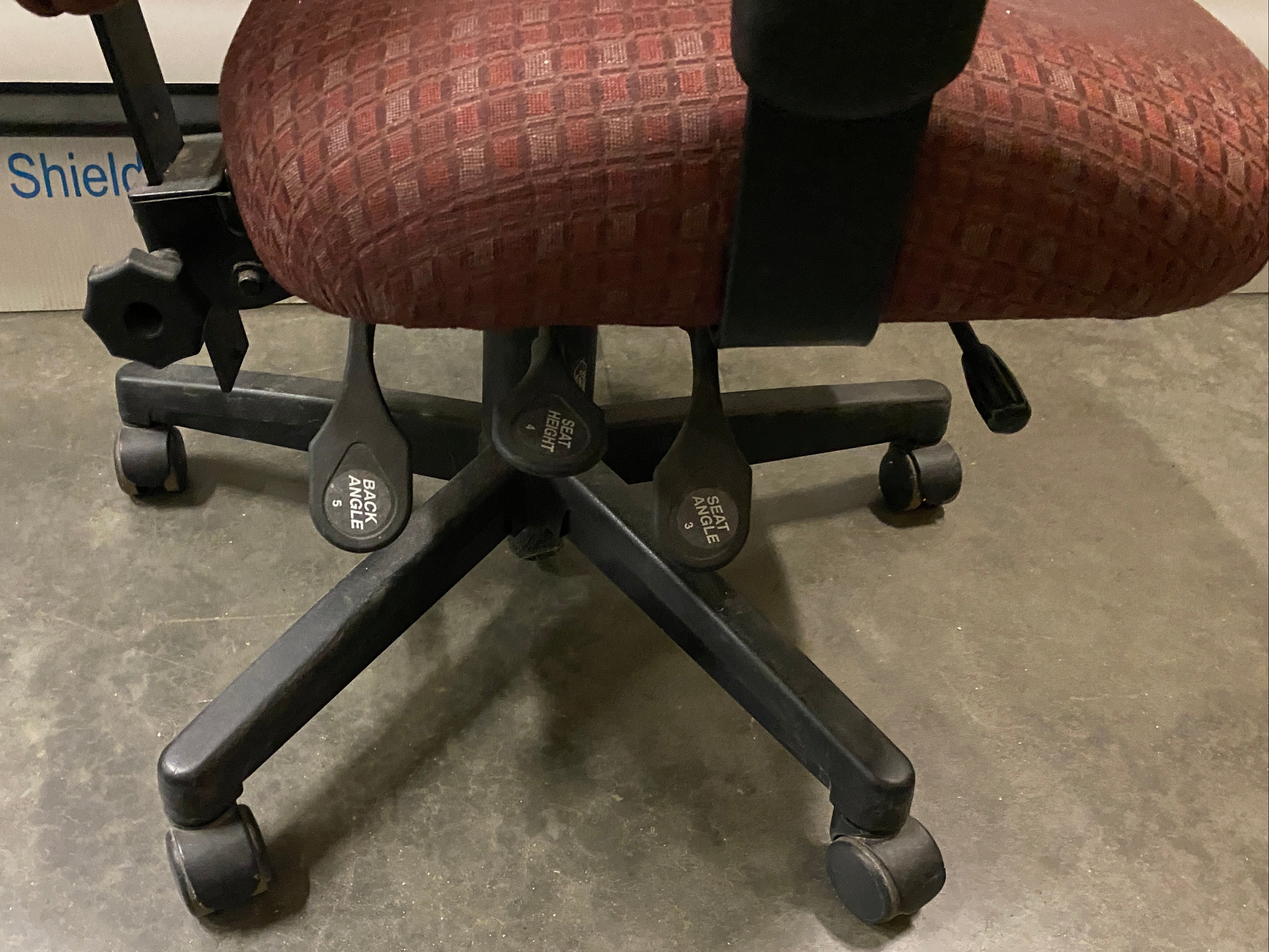 Red Patterned Upholstered Rolling Office Chair