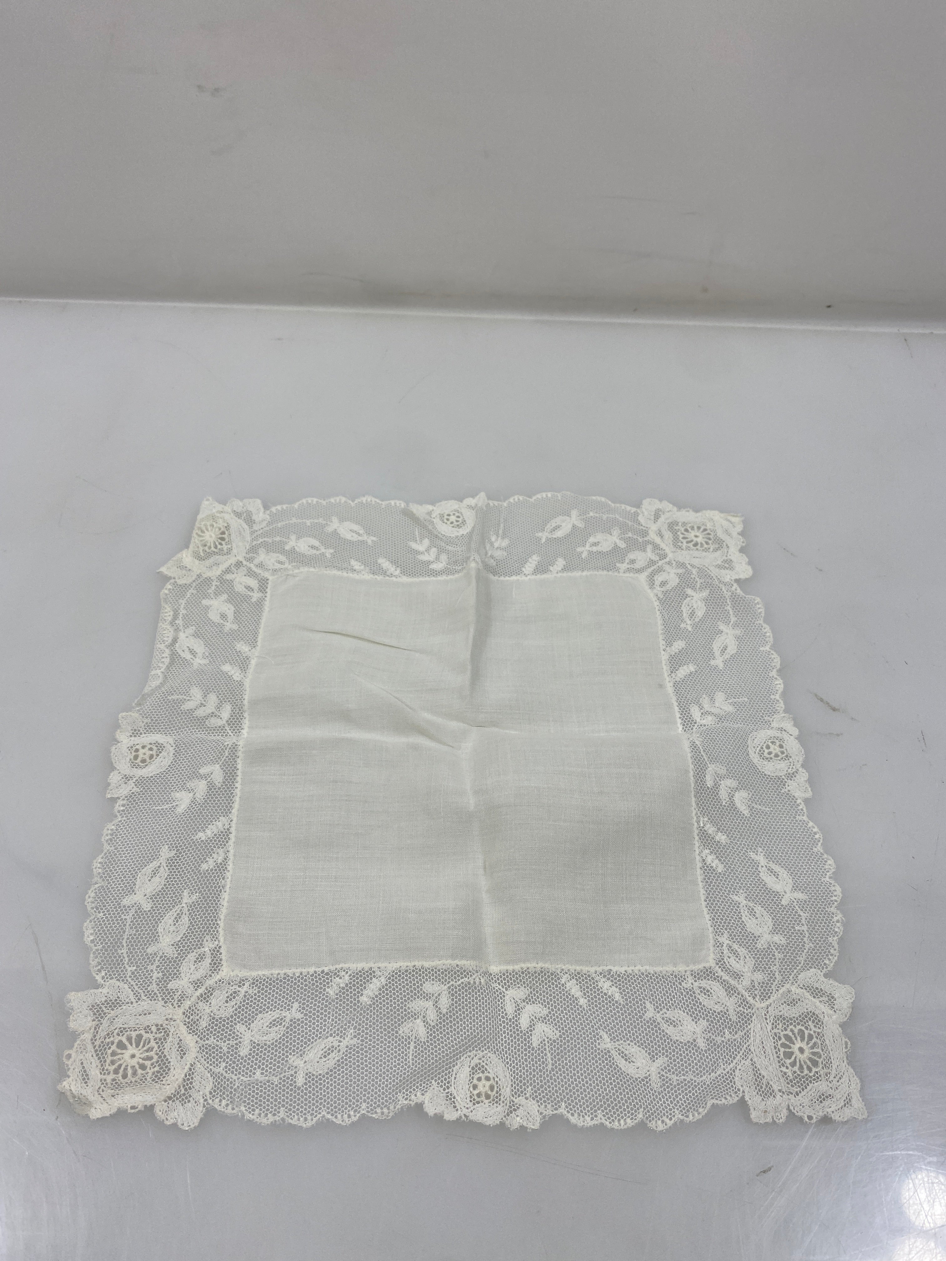 Vintage 1910s White Linen Handkerchief with Intricate Floral Lace Border