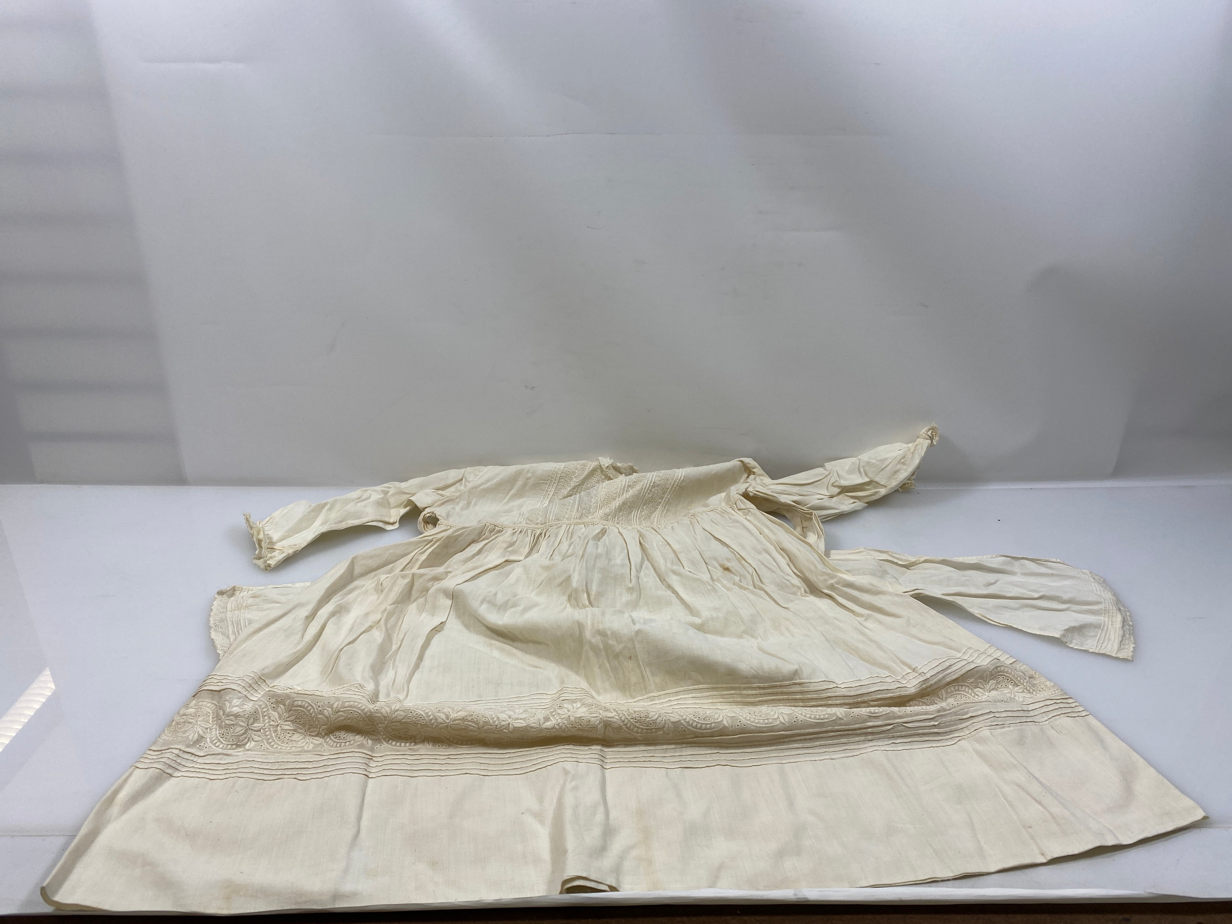 Vintage 1910s White Linen Child's Dress with Floral Embroidery