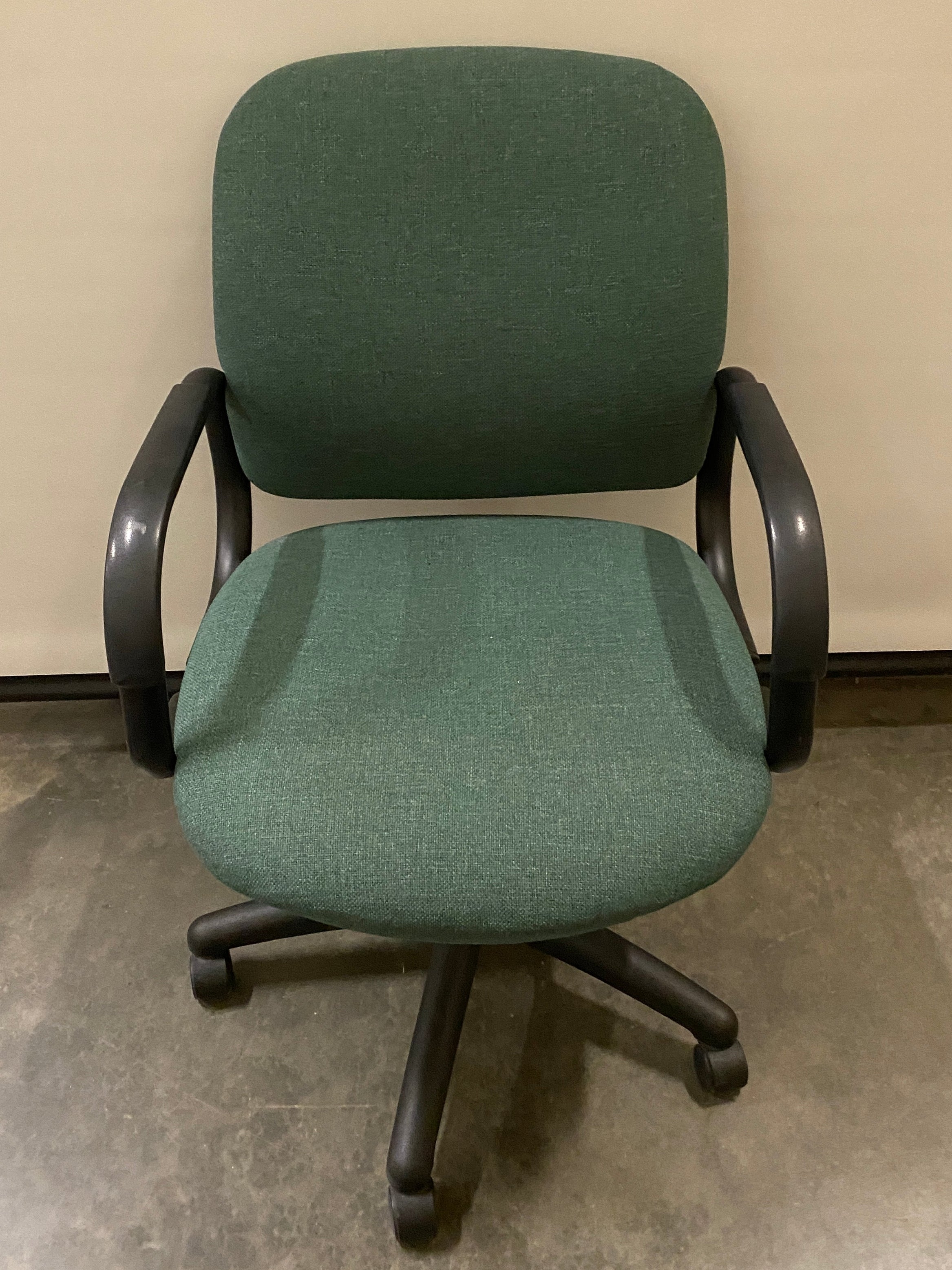 United Chair Synergy Green Rolling Office Chair