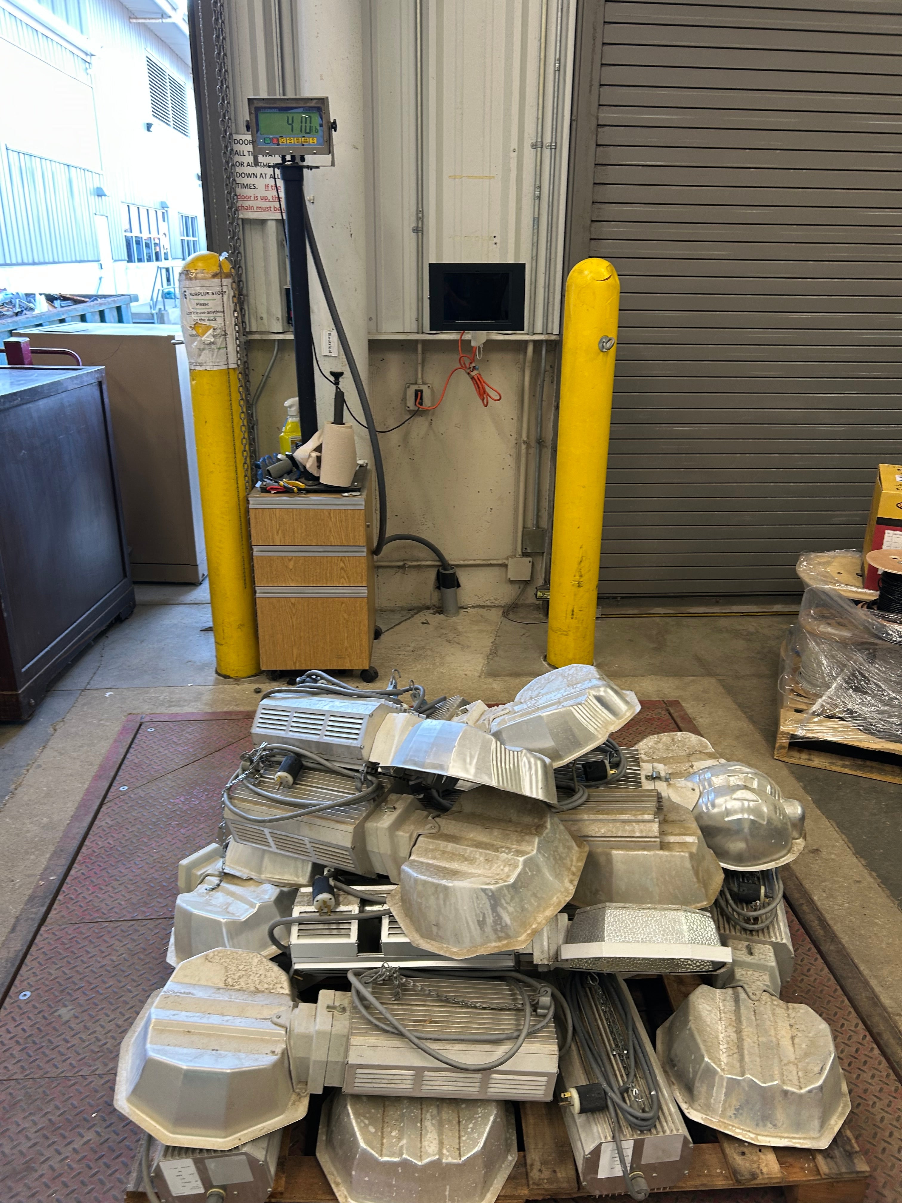 Pallet of Grow Lights #3 - 410lbs *Untested*