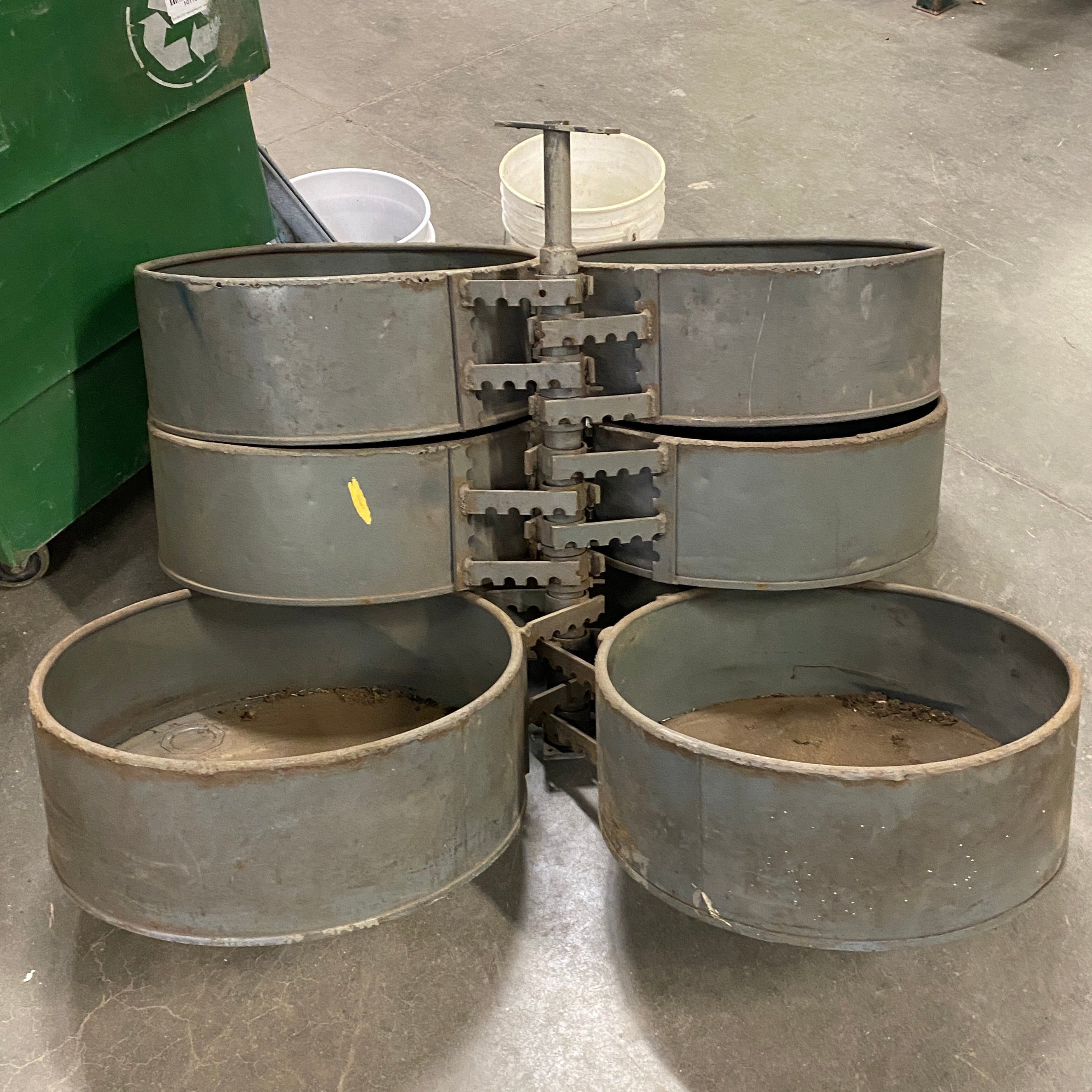 6 Bucket 3 Layer Food Trough