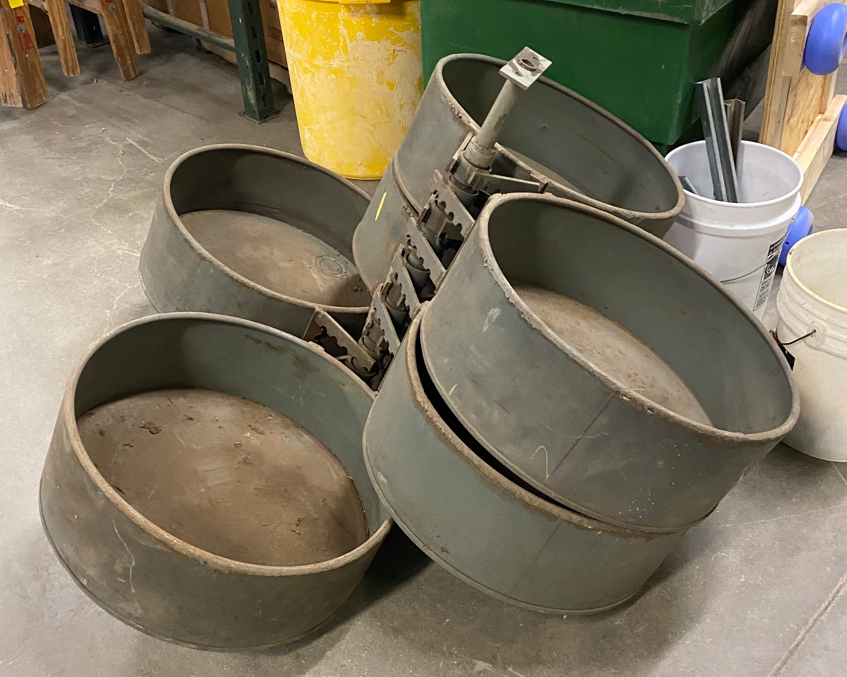 6 Bucket 3 Layer Food Trough