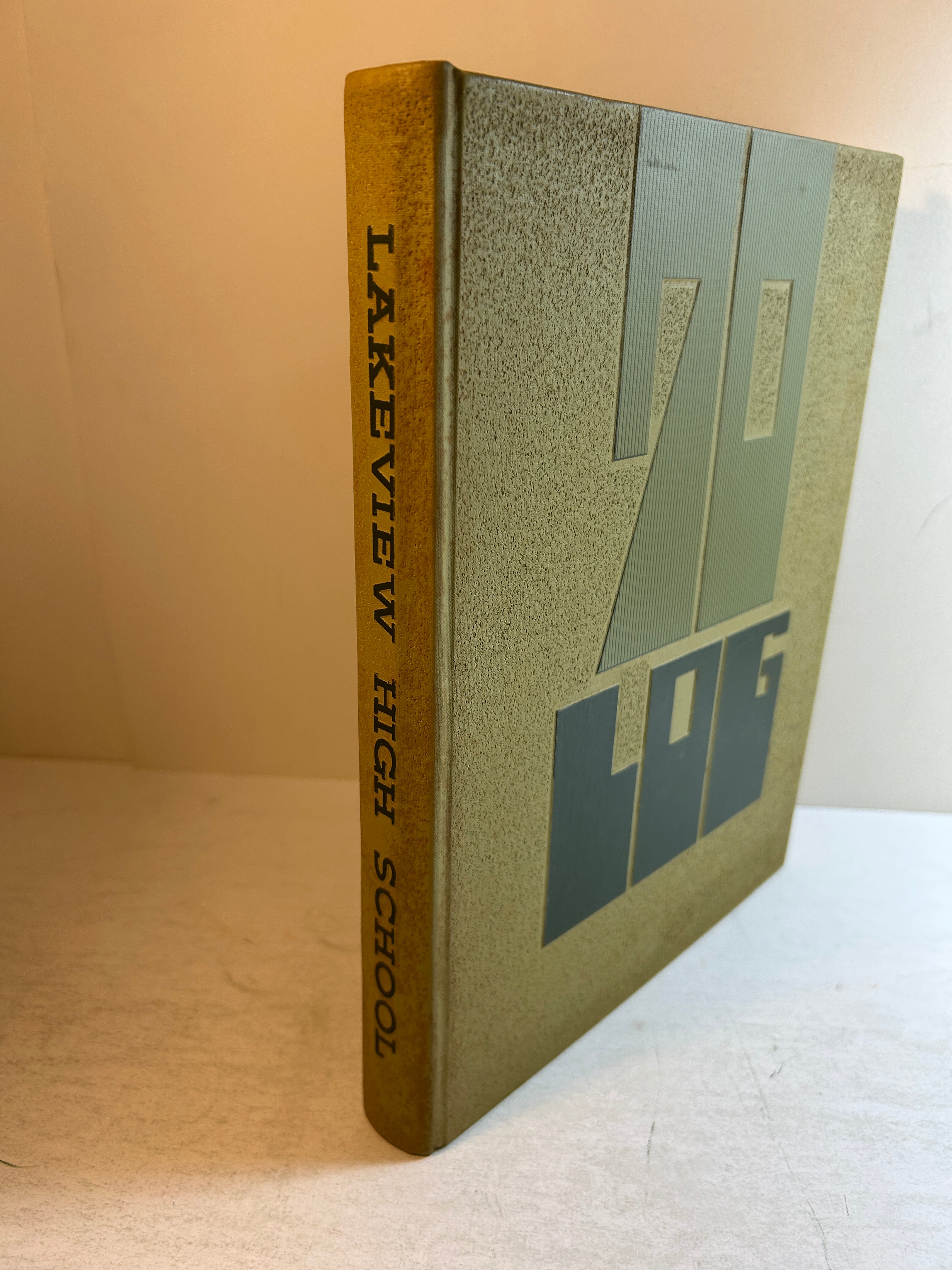 1970 "Log" Lakeview High School Yearbook Battle Creek, MI Cindy Edmonds & Beth Schindler HC