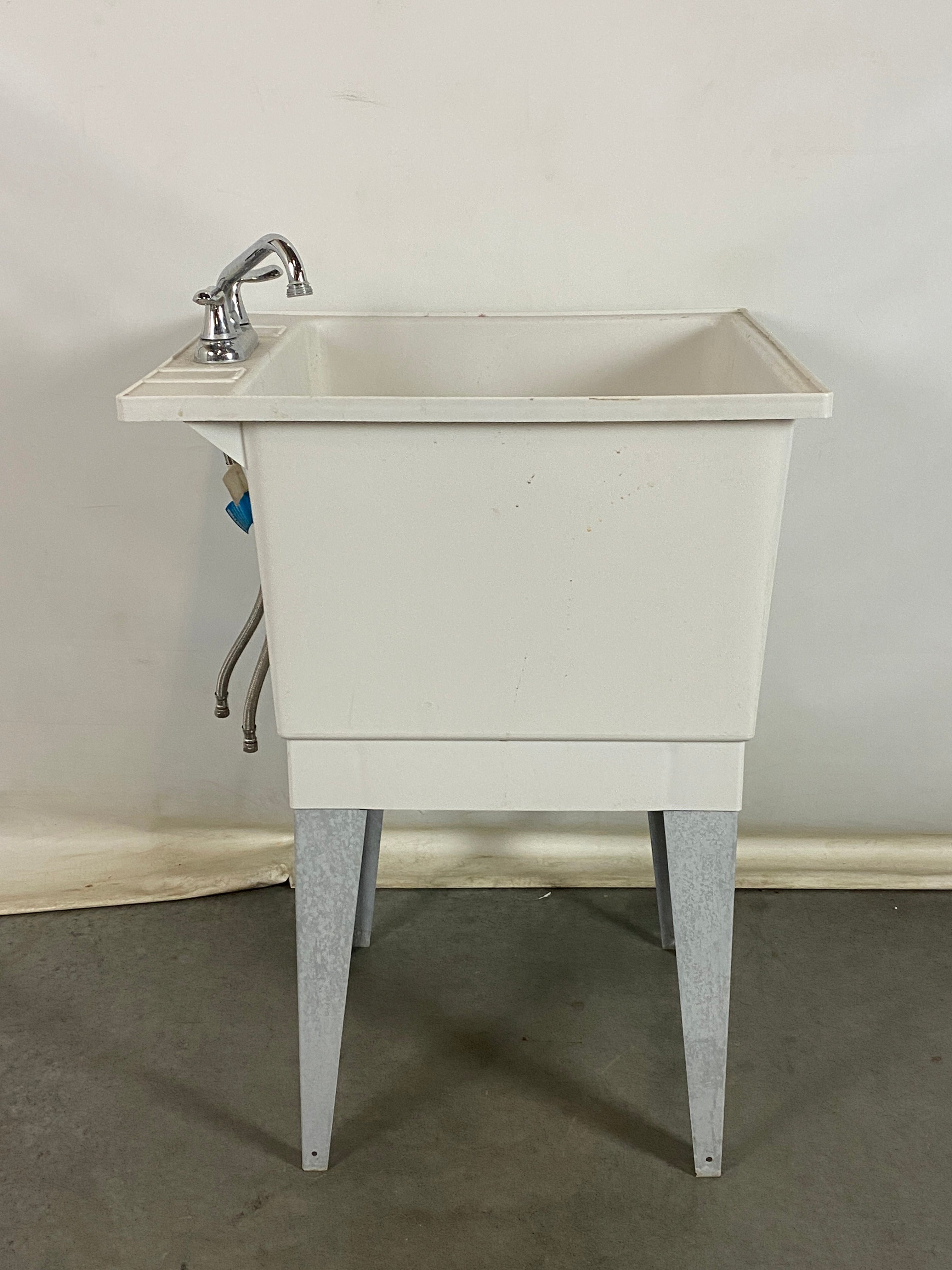 Utility Sink With Faucet