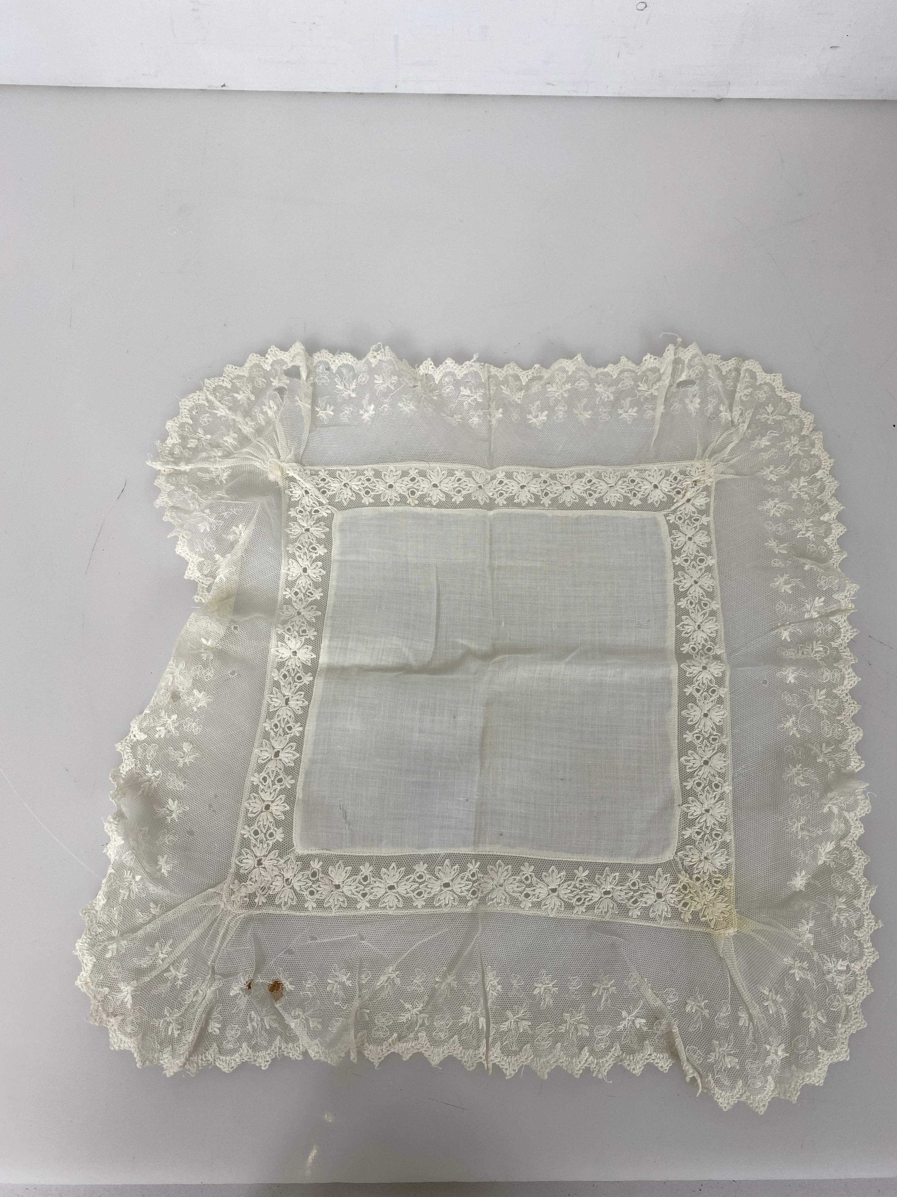 Vintage 1900s White Linen Handkerchief with Intricate Lace Border and Details
