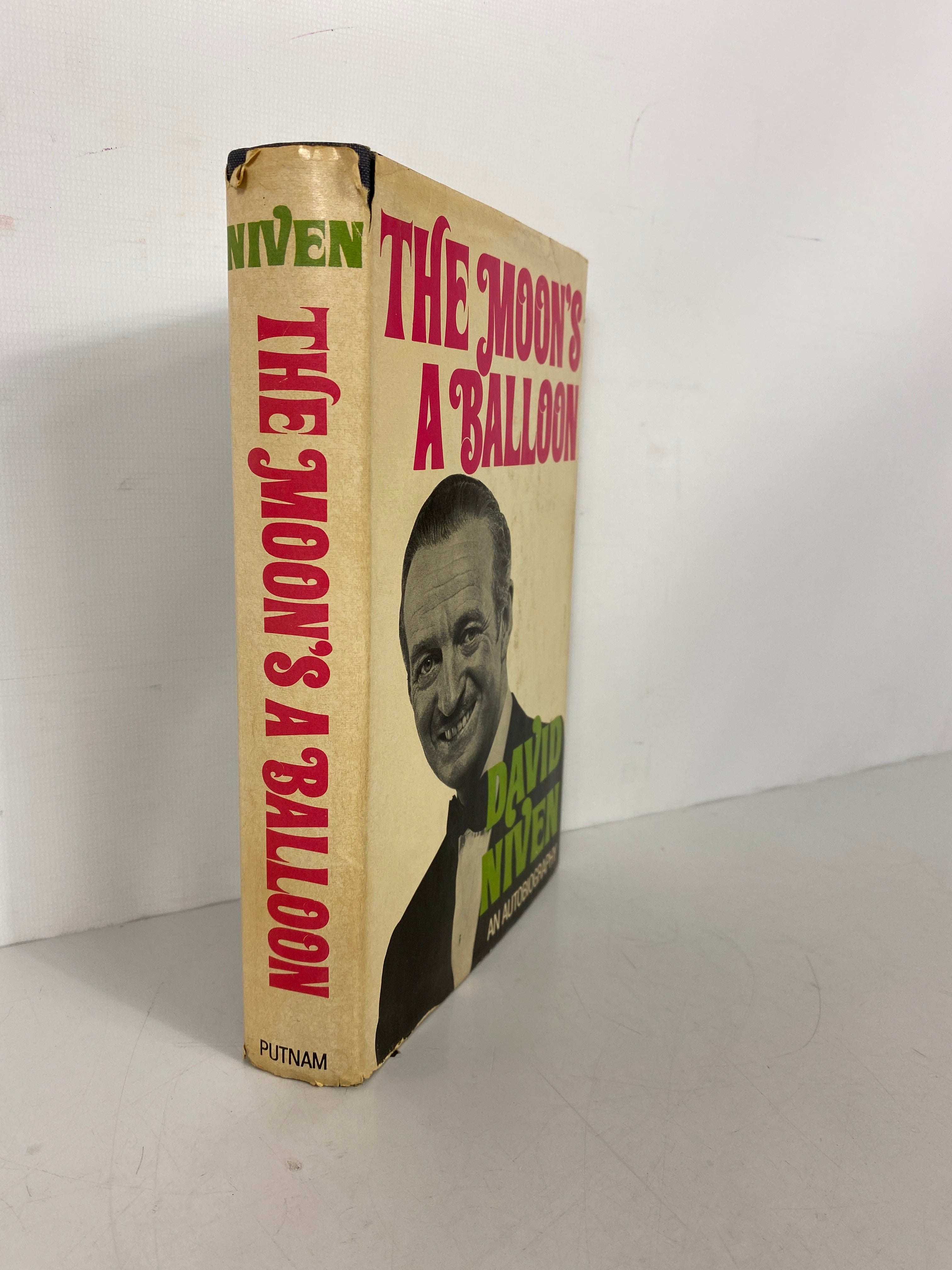 The Moon's a Balloon David Niven Autobiography 1972 BCE HC DJ