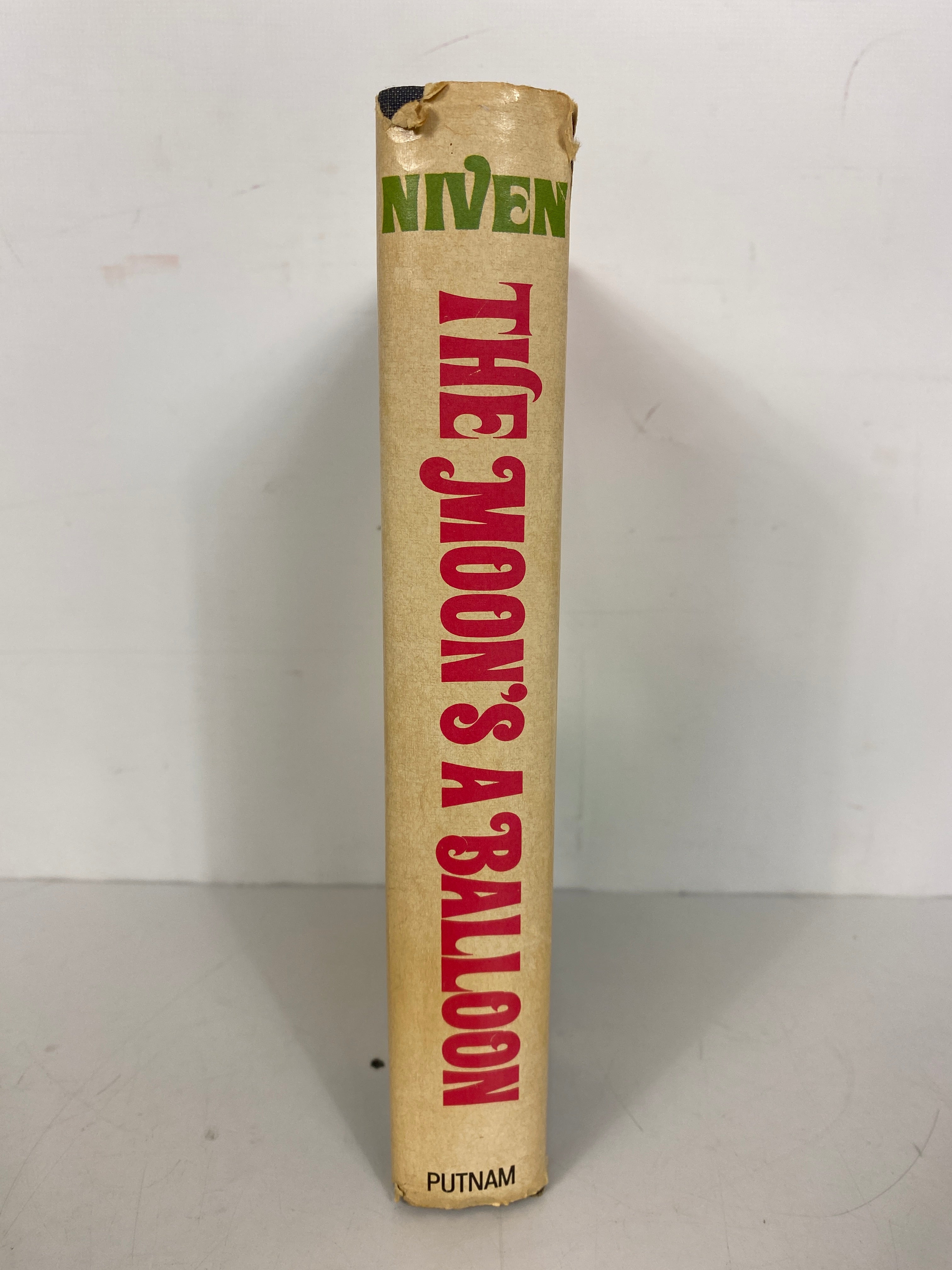 The Moon's a Balloon David Niven Autobiography 1972 BCE HC DJ