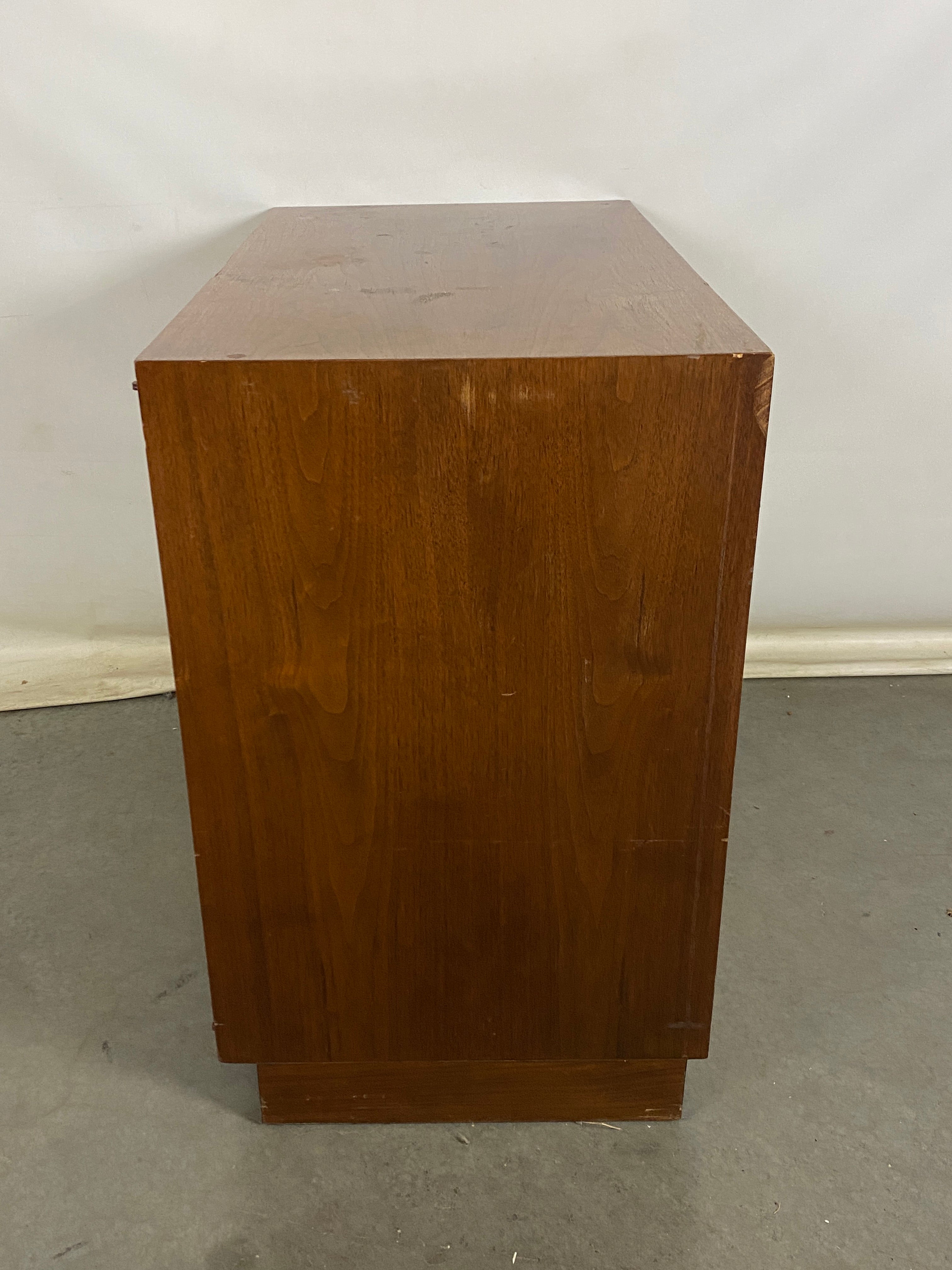 Wooden Mid-Century Modern Cabinet