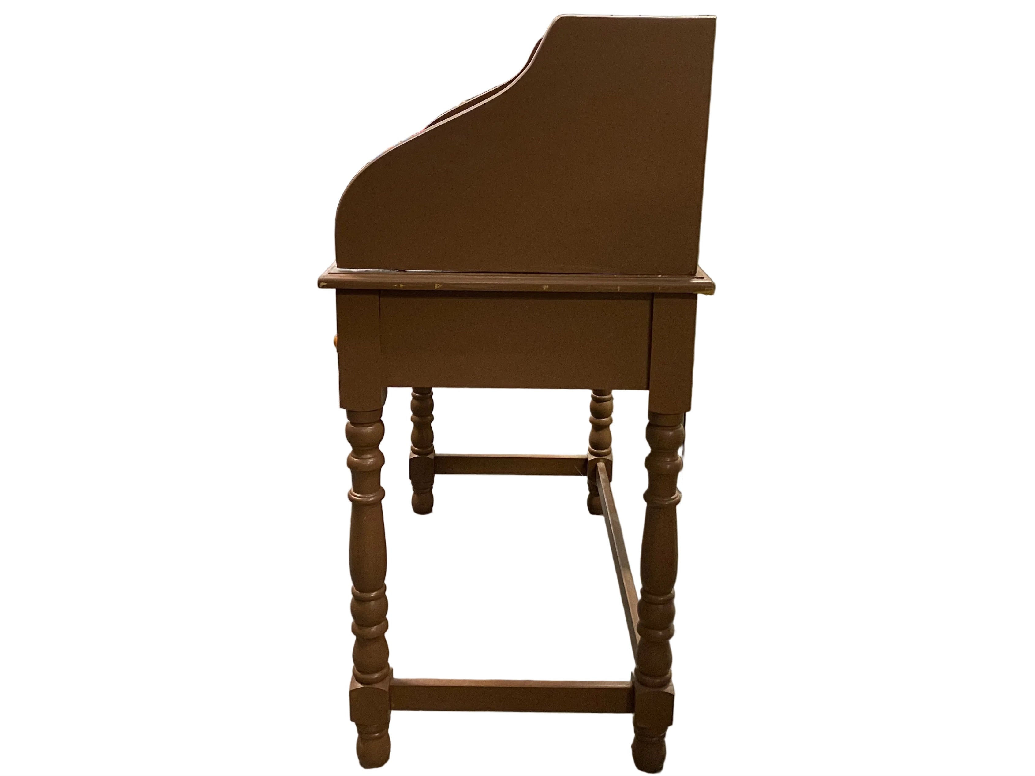 Writing Desk With Hutch Top