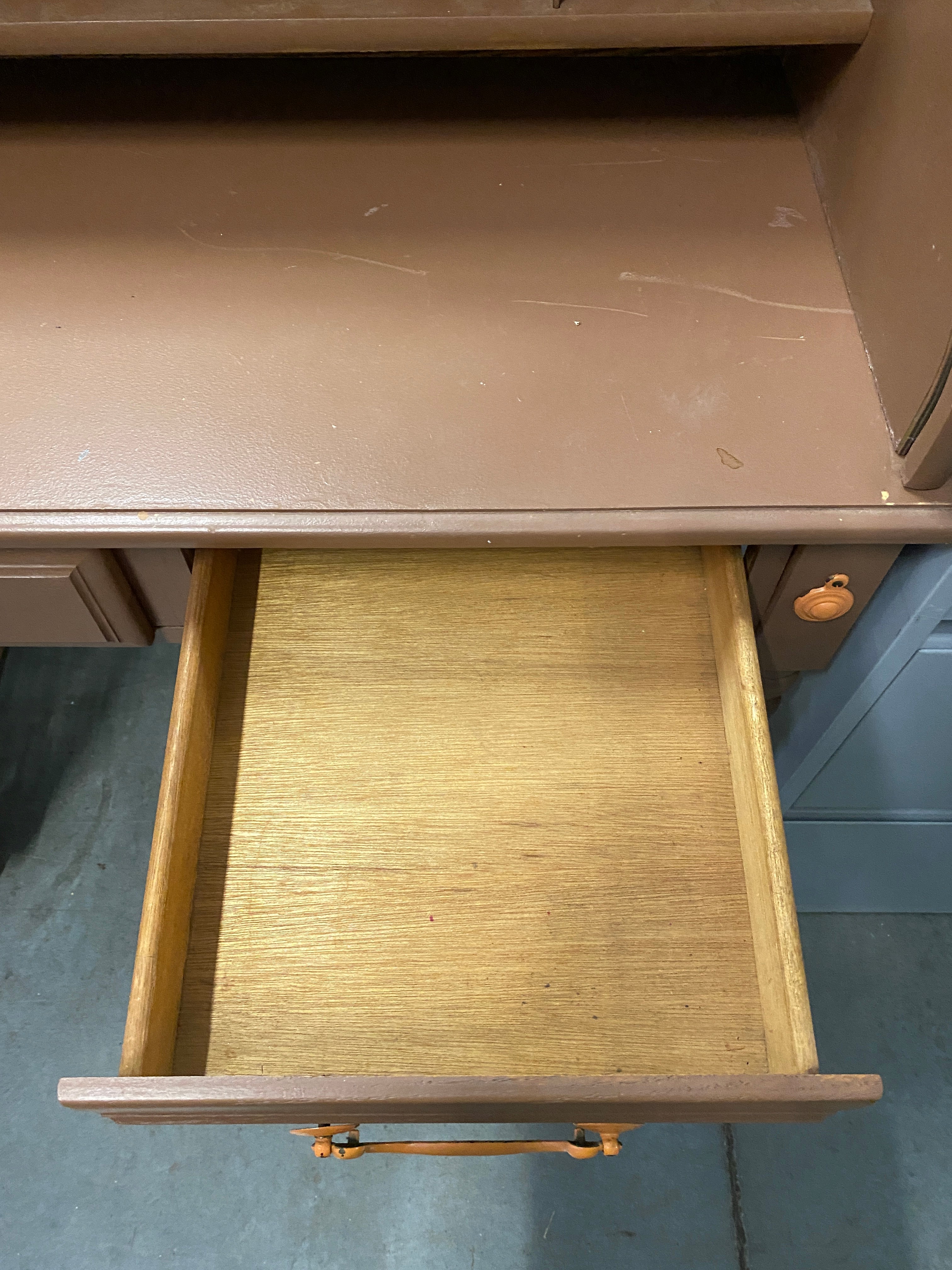 Writing Desk With Hutch Top