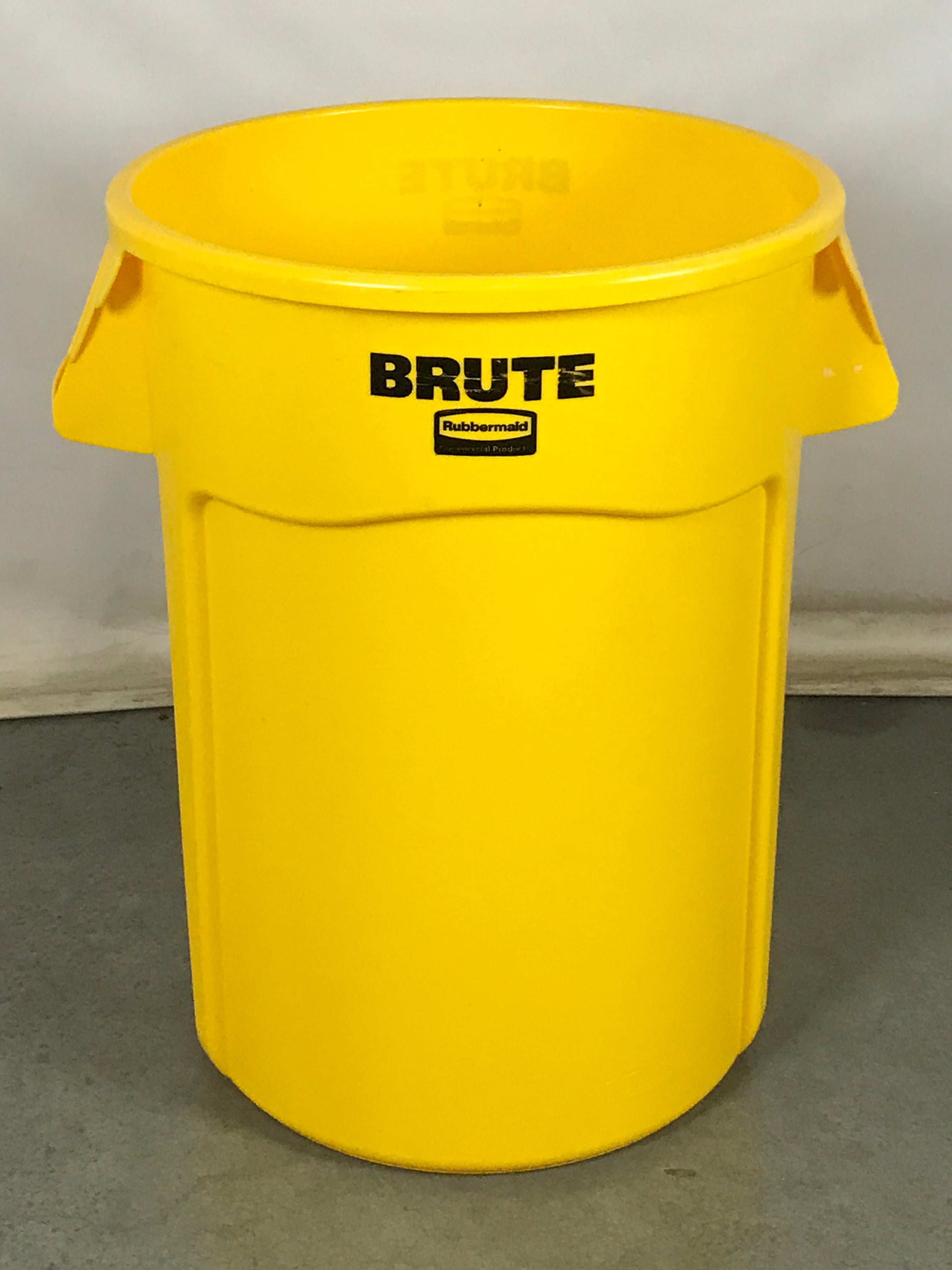 Brute Rubbermaid Yellow Trash Bin