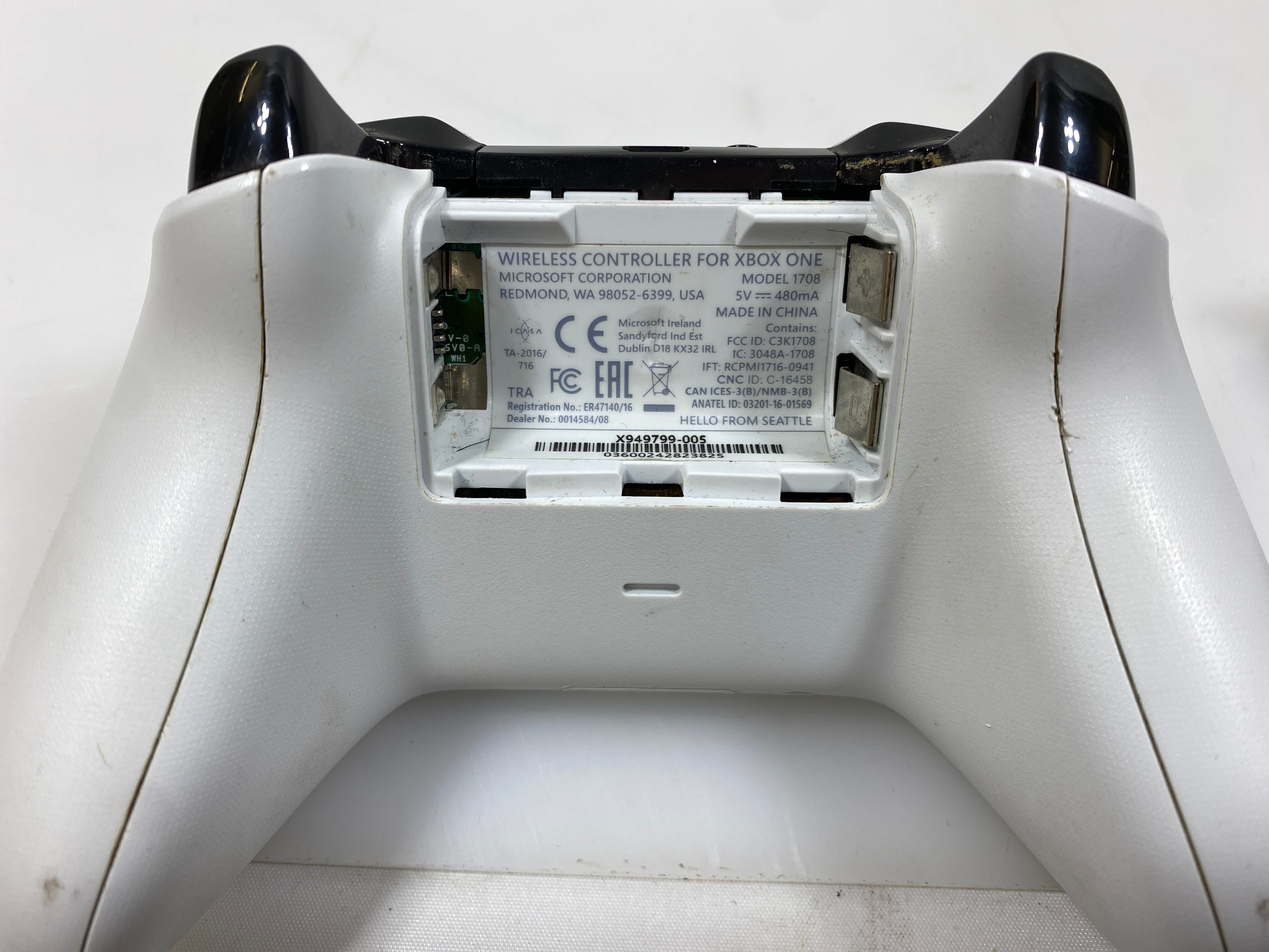 Microsoft Xbox One White Wireless Game Controller