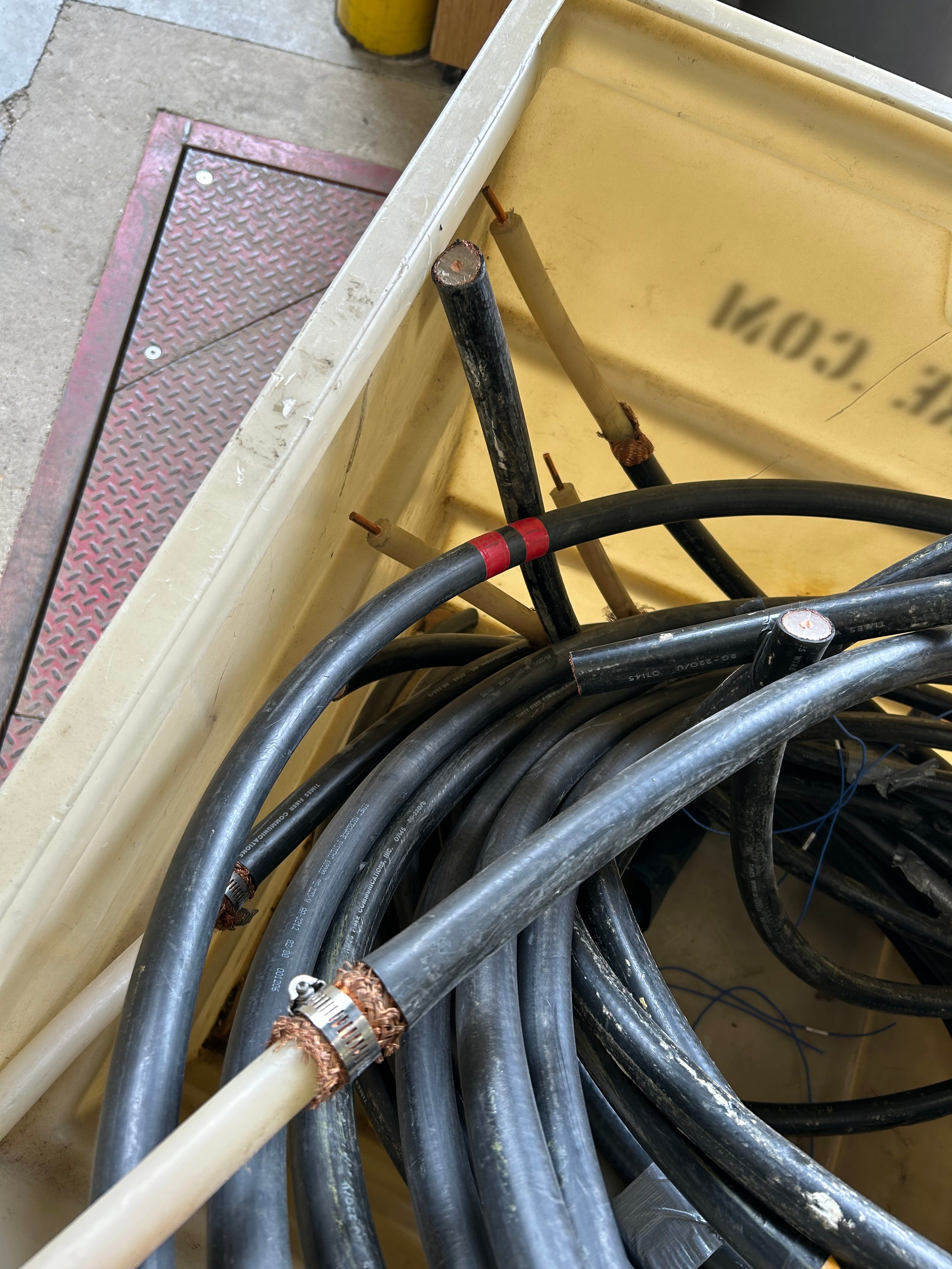 Scrap Bid #673 - 175lbs *Without container*