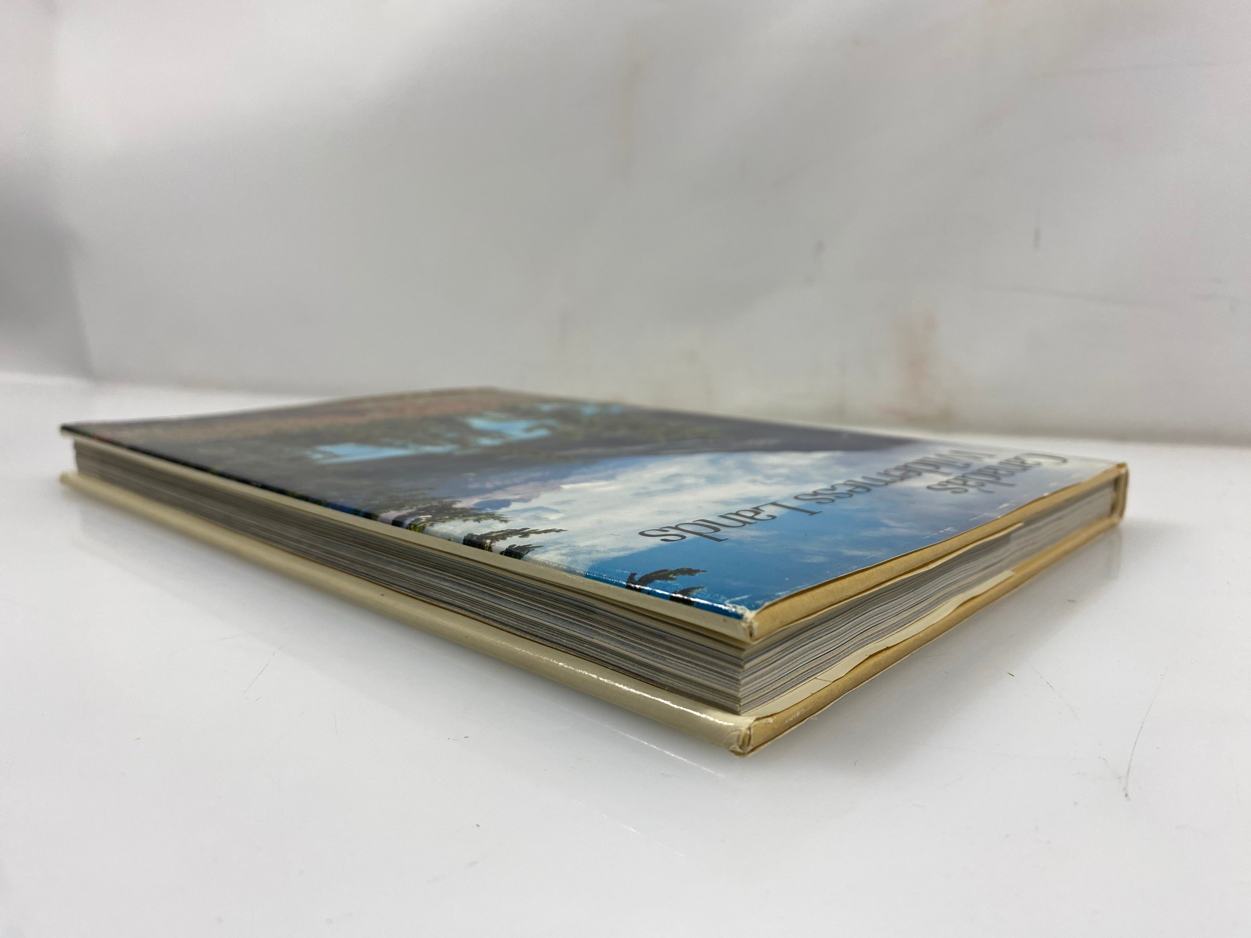 Canada's Wilderness Lands National Geographic Society 1982 HCDJ