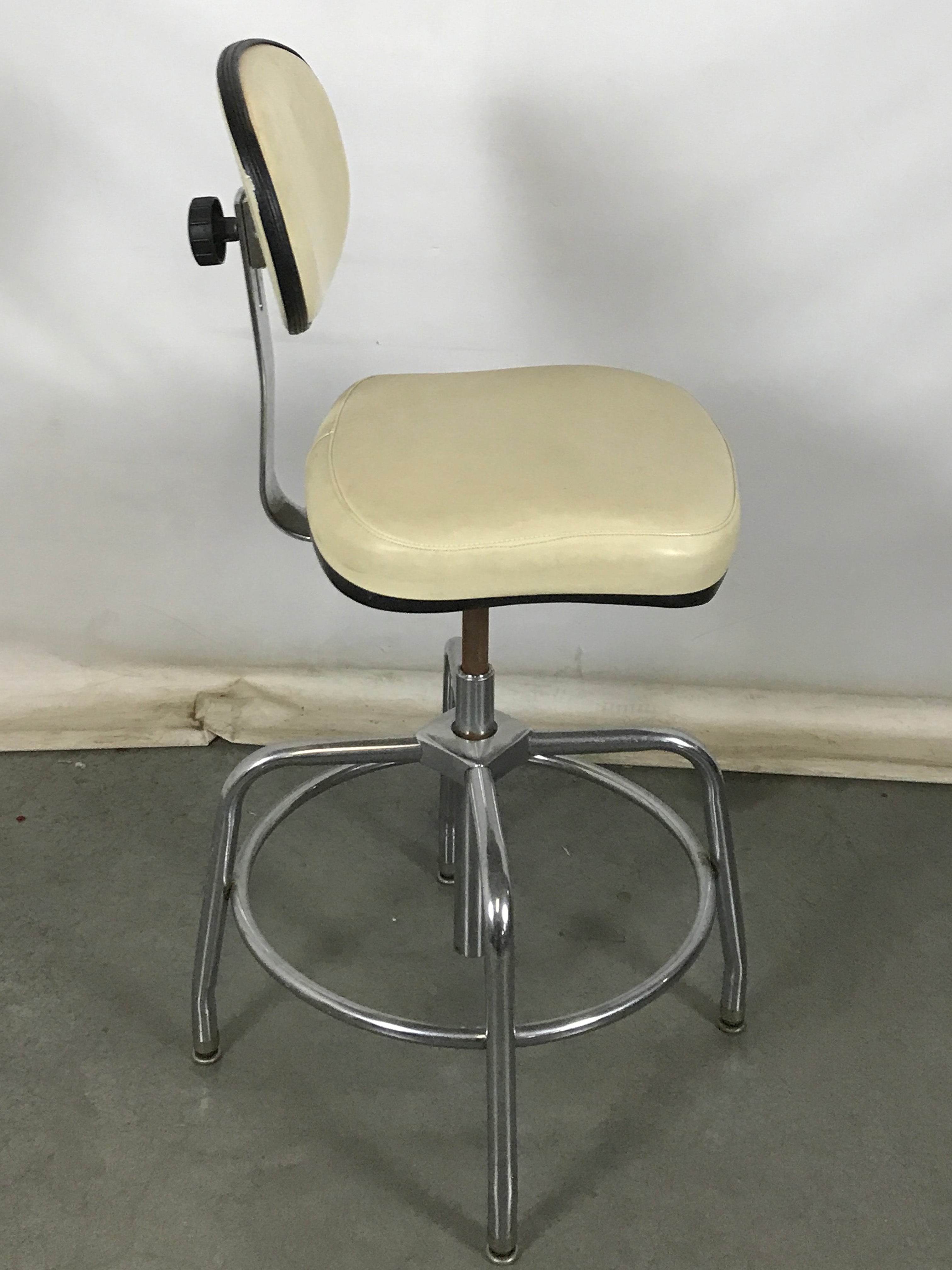 Cream Adjustable Desk Chair