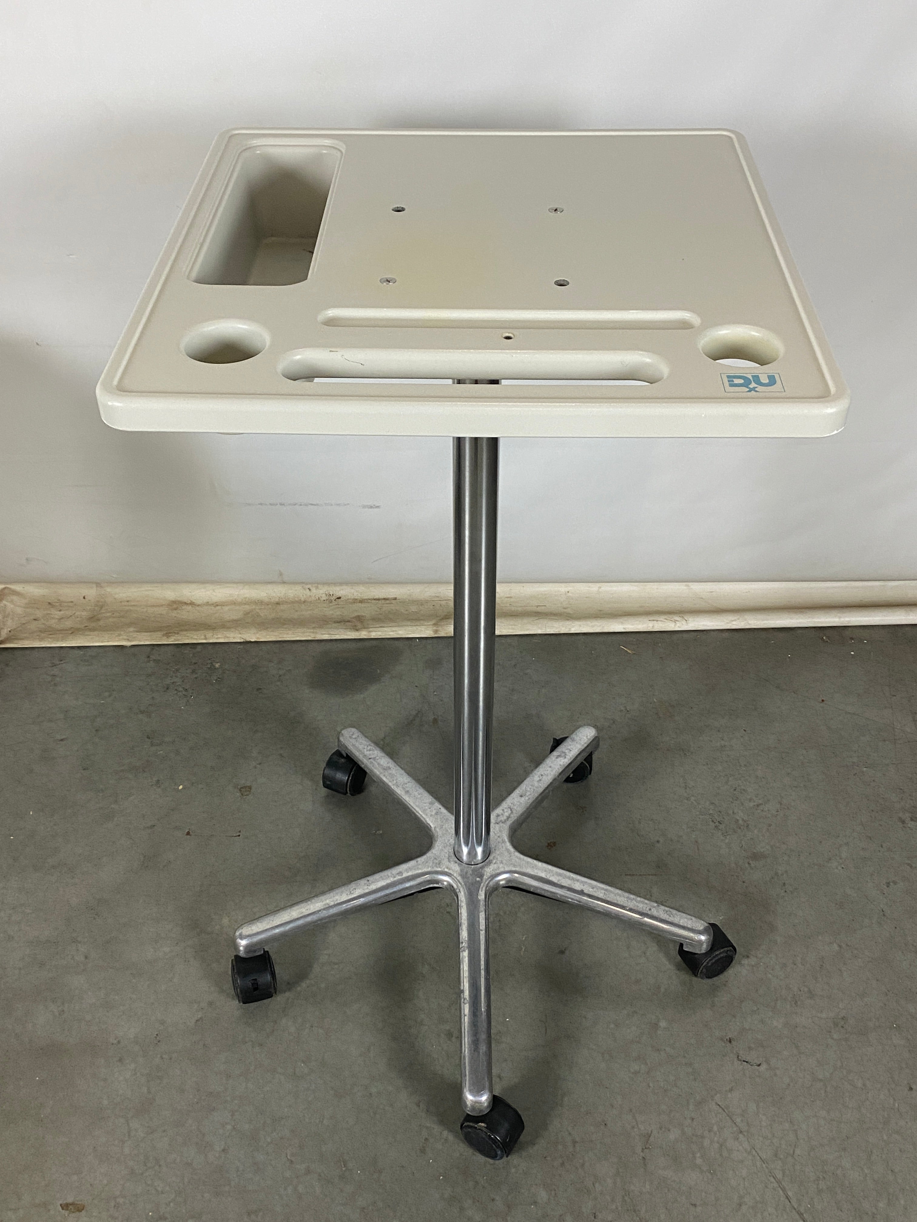 Verathon White Mobile Standing Medical Cart