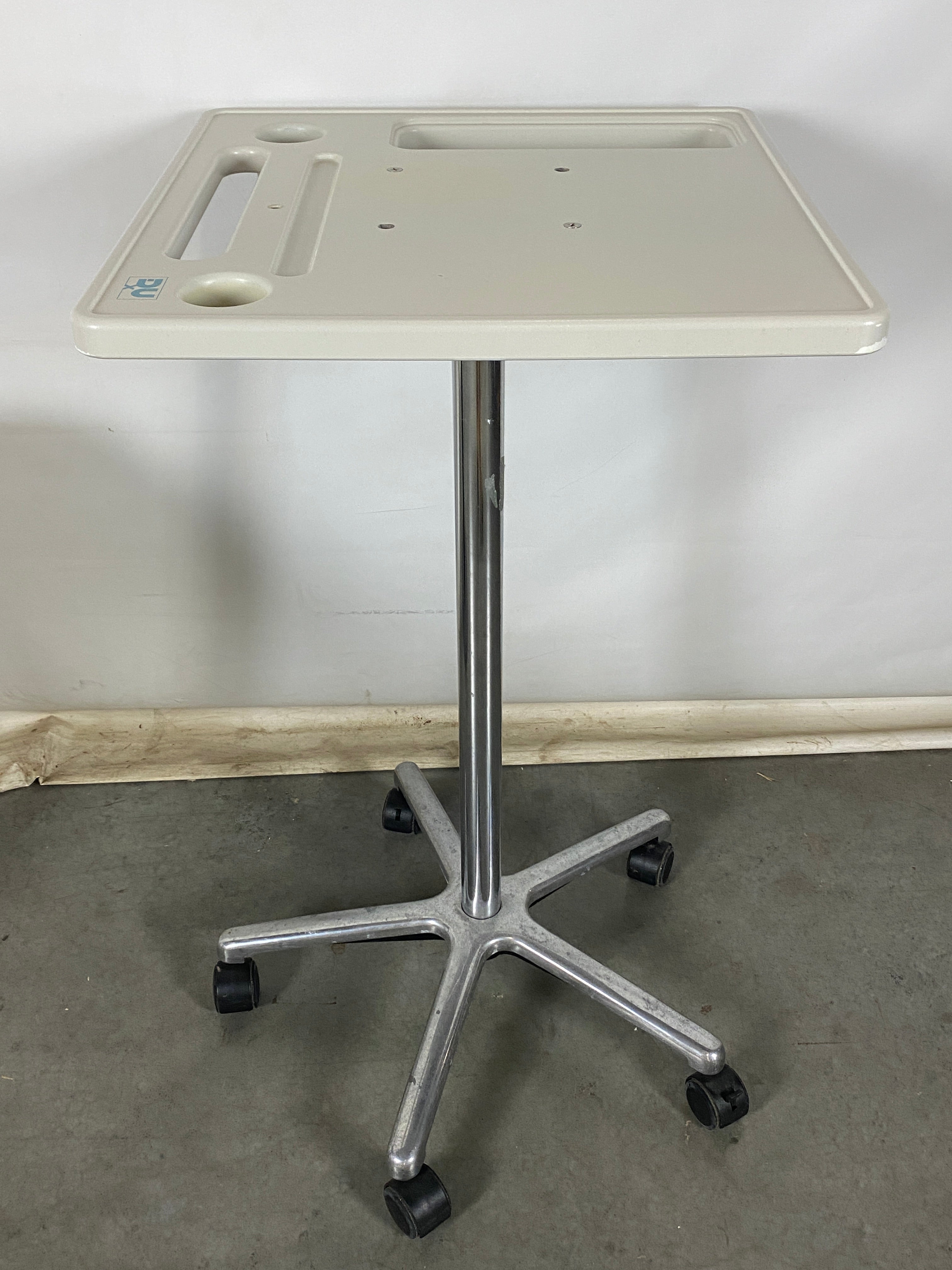 Verathon White Mobile Standing Medical Cart